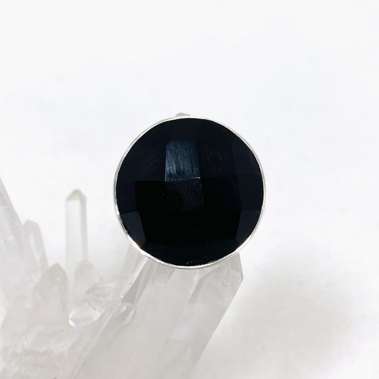 Black Onyx Faceted Round Ring s.9 KRGJ2989 - Nature's Magick