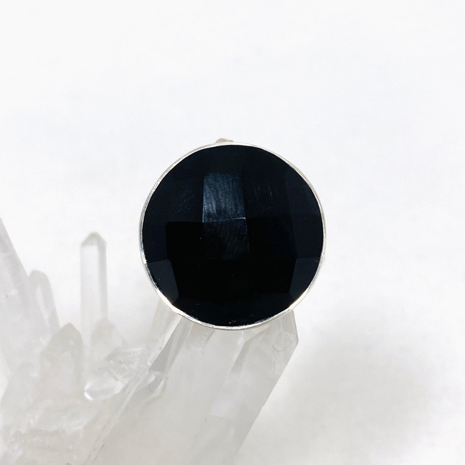 Black Onyx Faceted Round Ring s.9 KRGJ2989 - Nature's Magick