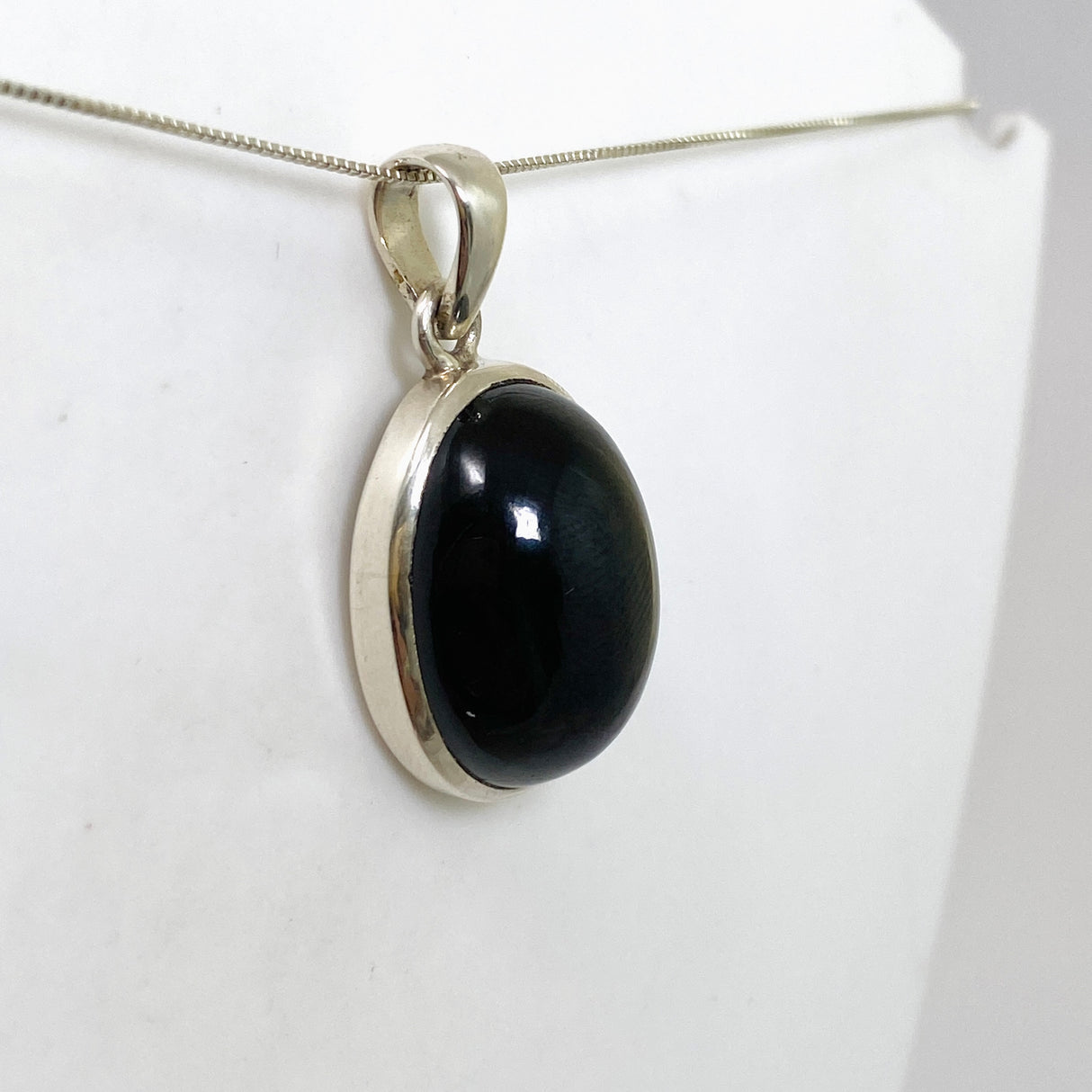 Black Star Diopside Oval Cabochon Pendant PPGJ1070