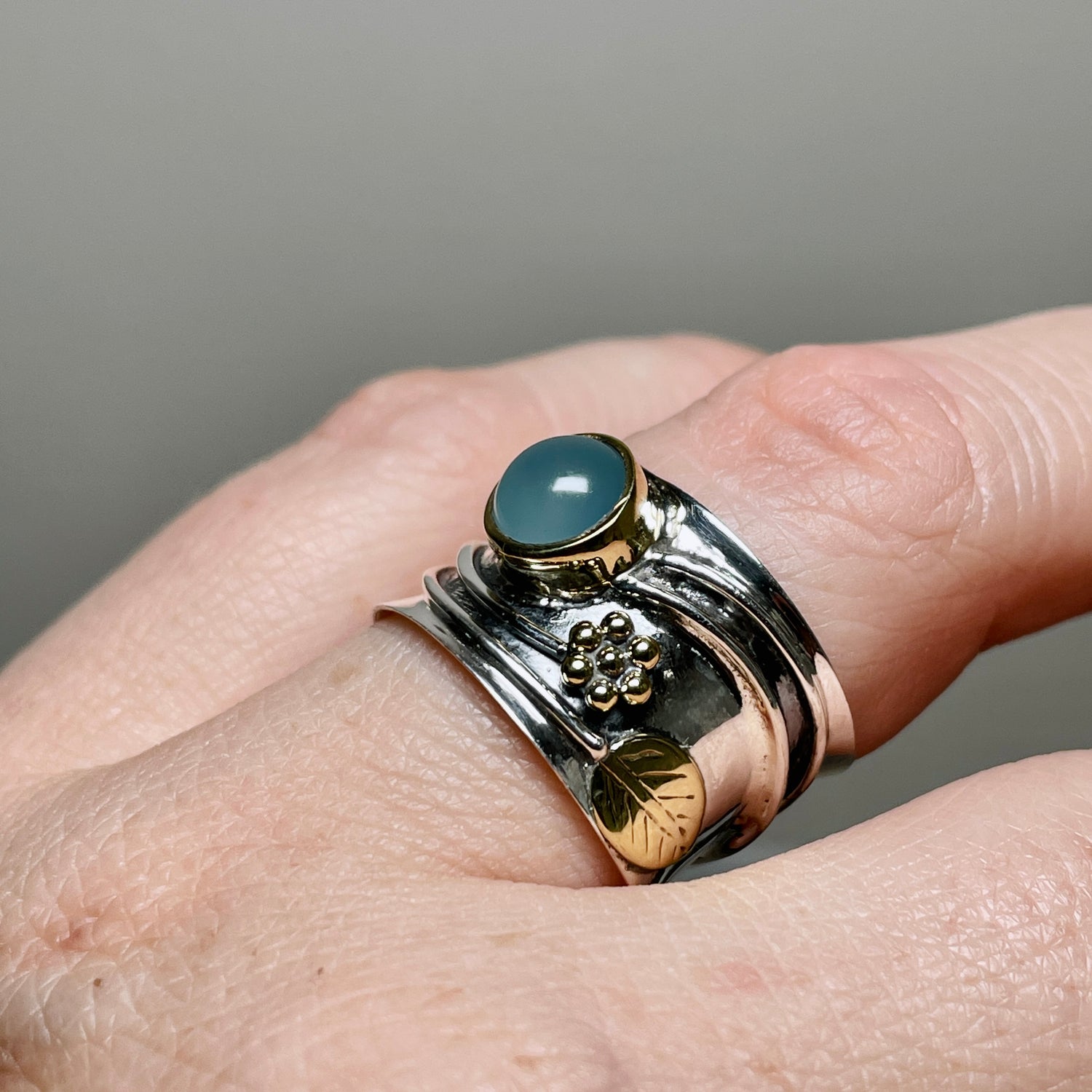 Blue Chalcedony Round Cabochon Ring in a Decorative Setting R4198