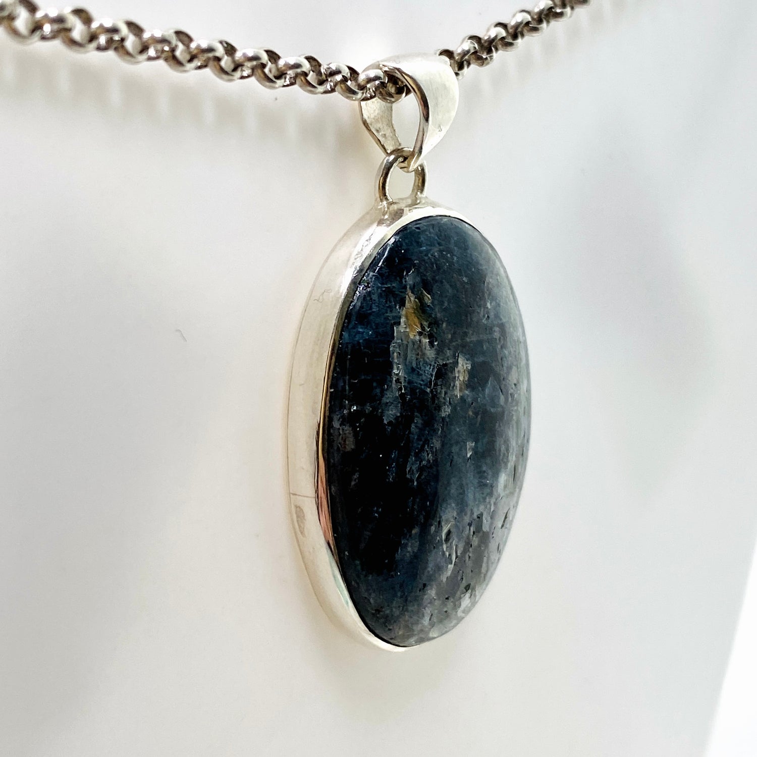 Blue Kyanite Oval Cabochon Pendant KPGJ4616