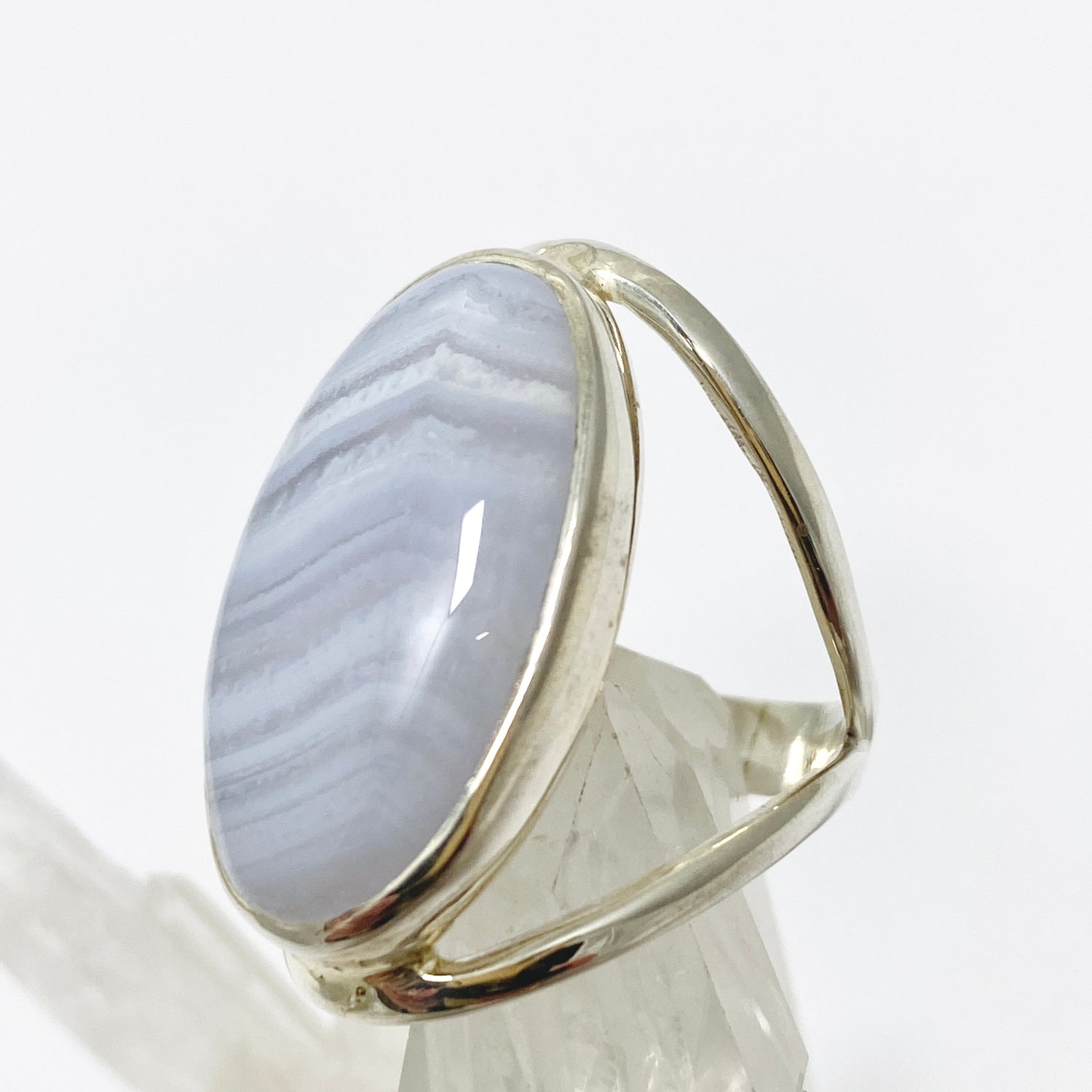 Blue Lace Agate Oval Cabochon Split Band Ring Size 7 KRGJ3378