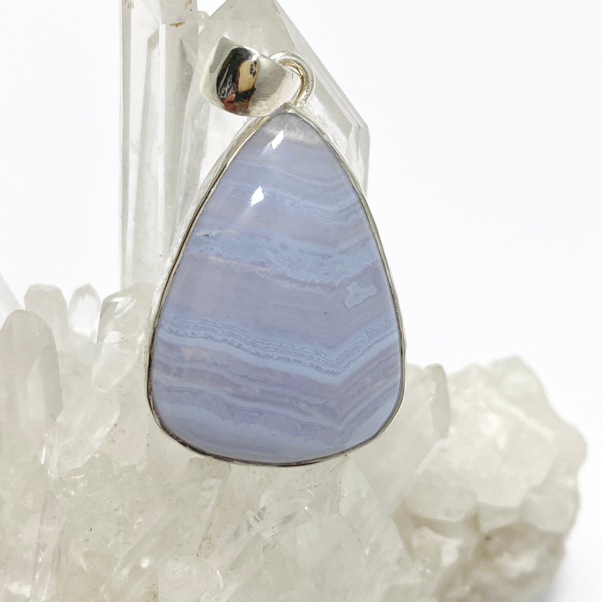 Blue Lace Agate Teardrop Cabochon Pendant in a Hammered Setting KPGJ4830