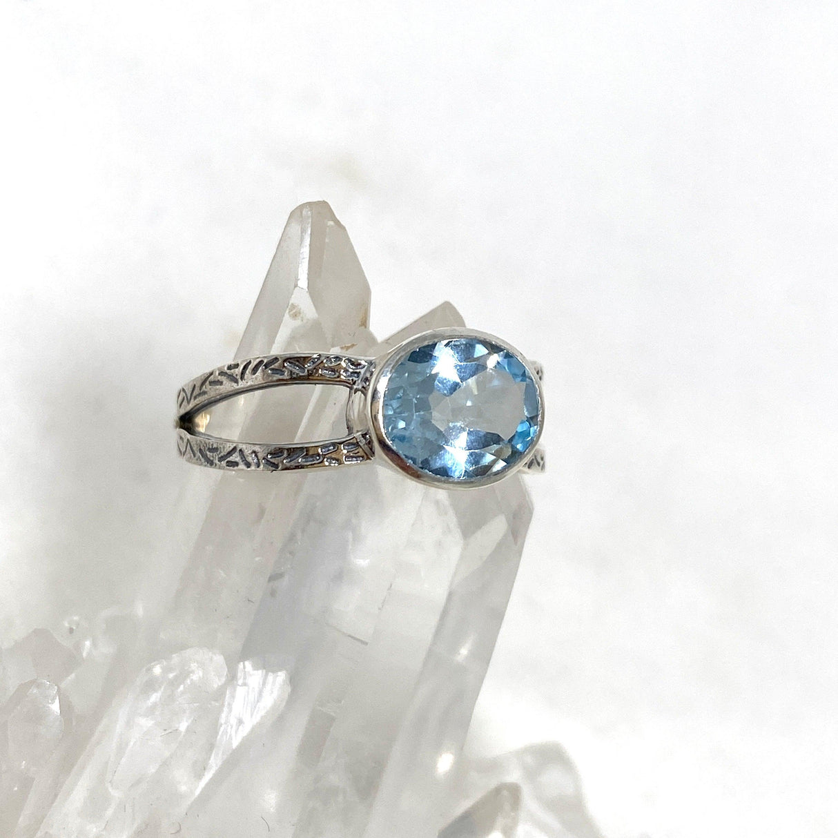 Blue Topaz Faceted Oval Decorative Split Band Ring R3861 - Nature's Magick