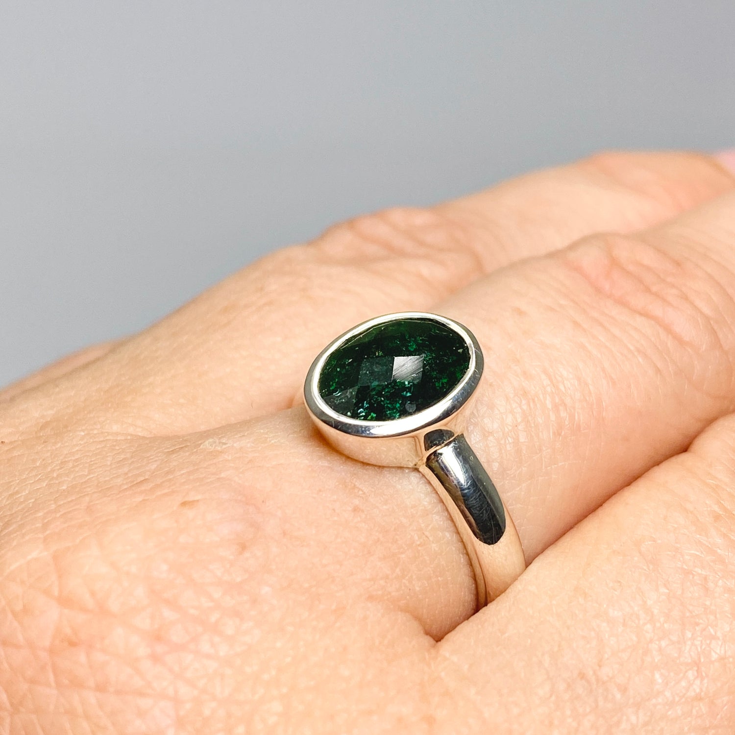 Chrome Tourmaline Oval Checkerboard Faceted Ring Size 7.5 PRGJ728