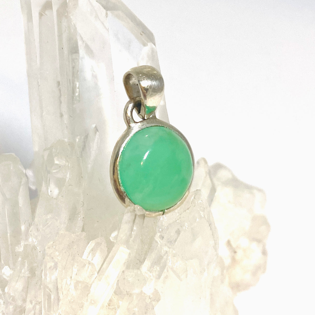 Chrysoprase Round Cabochon Pendant PPGJ1314
