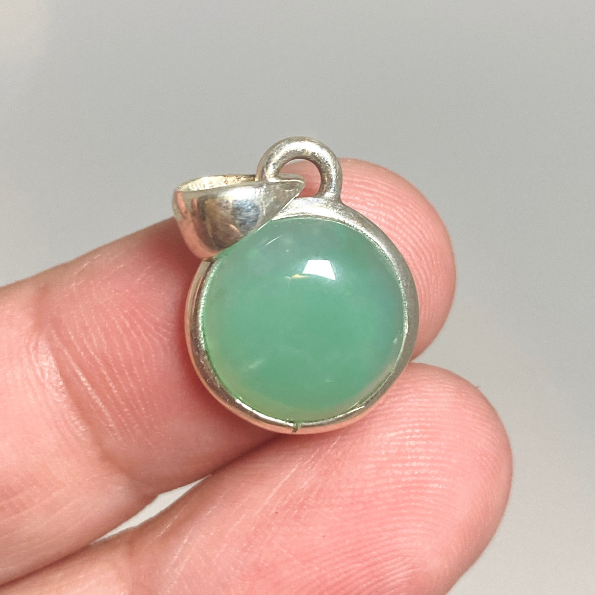 Chrysoprase Round Cabochon Pendant PPGJ1314