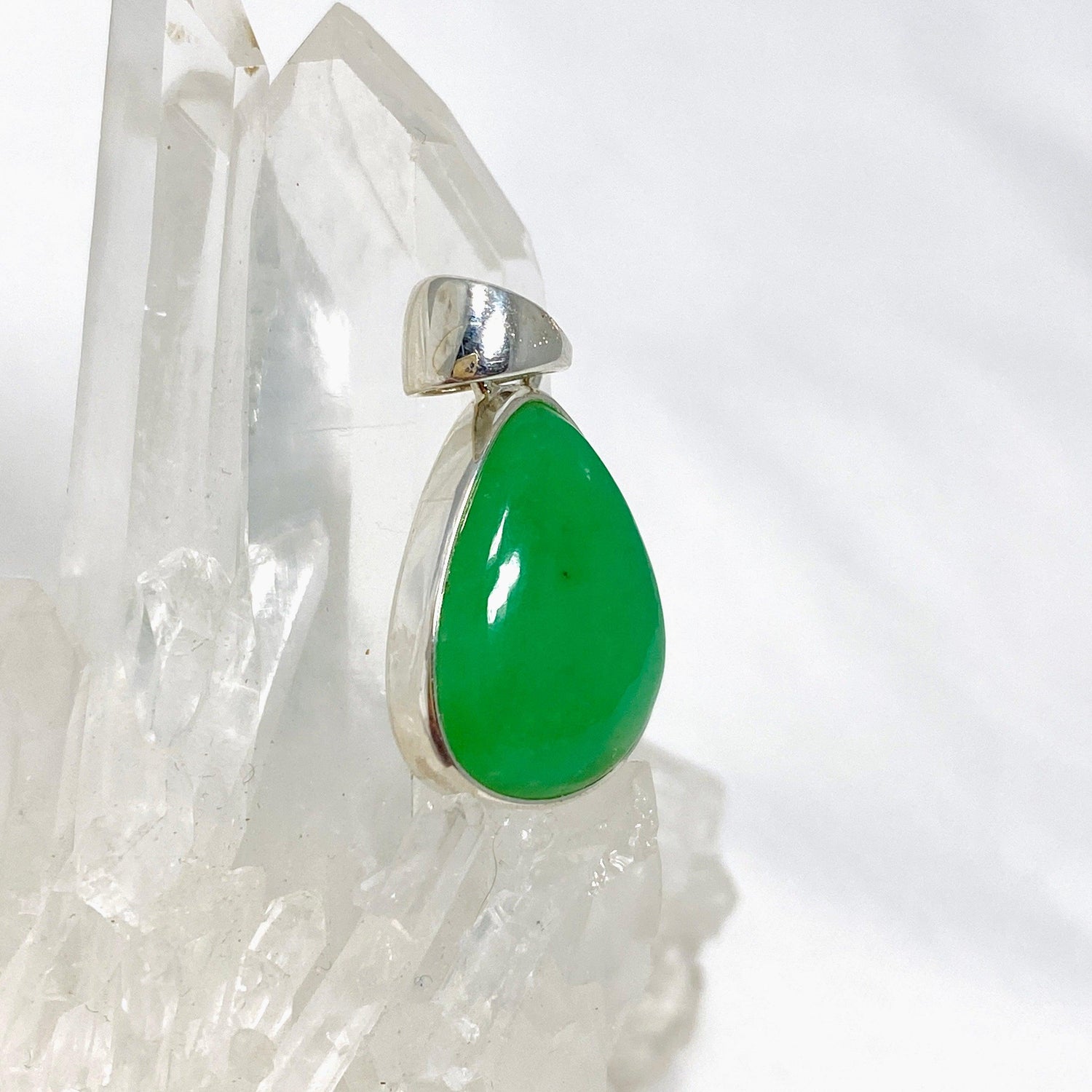 Chrysoprase Teardrop Pendant KPGJ4460 - Nature's Magick