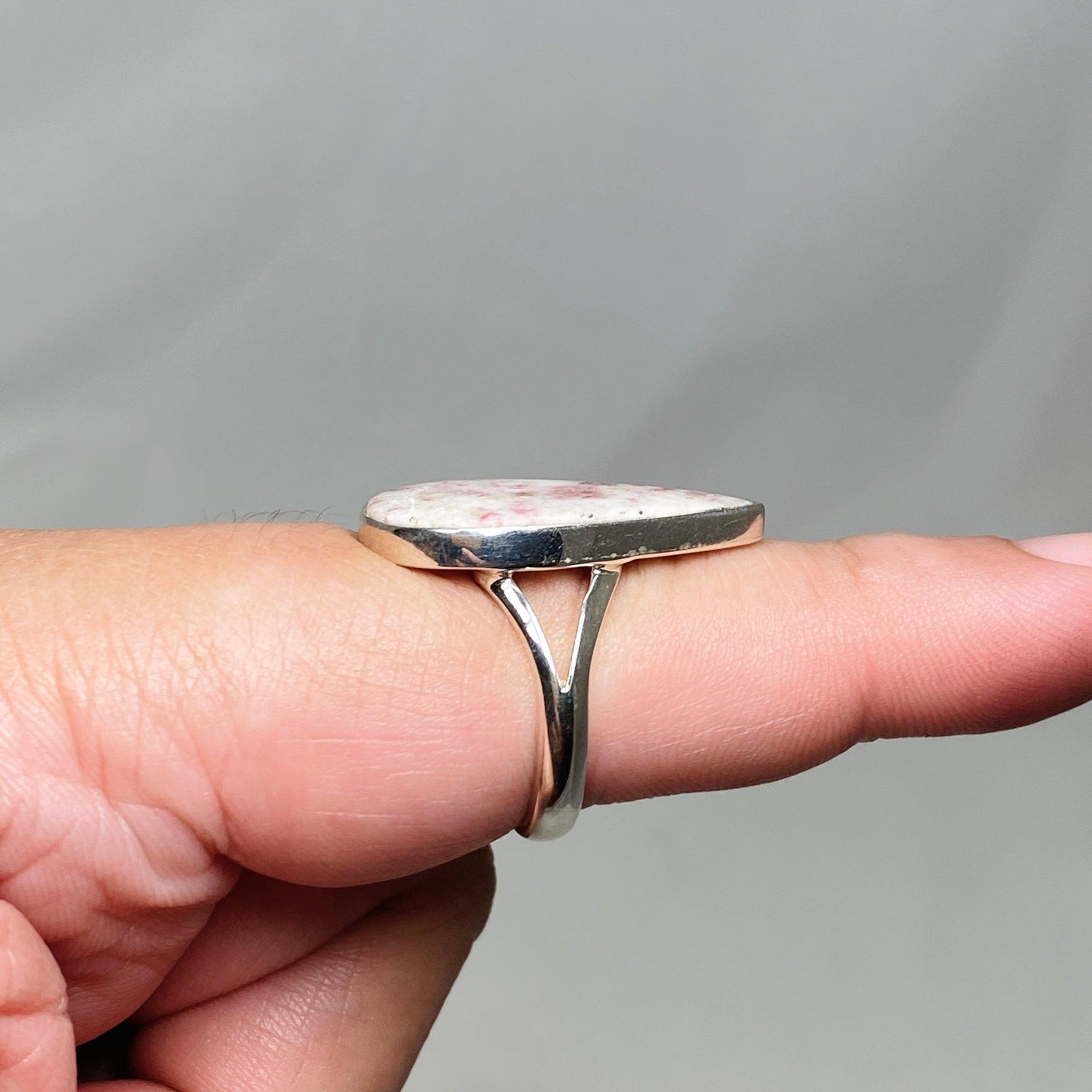 Cinnabar Teardrop Split Band Ring Size 9 KRGJ3175 - Nature's Magick