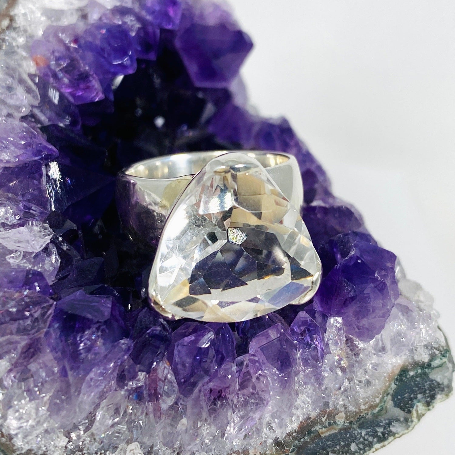 Clear Quartz trillion faceted ring s.7 KRGJ2941 - Nature's Magick