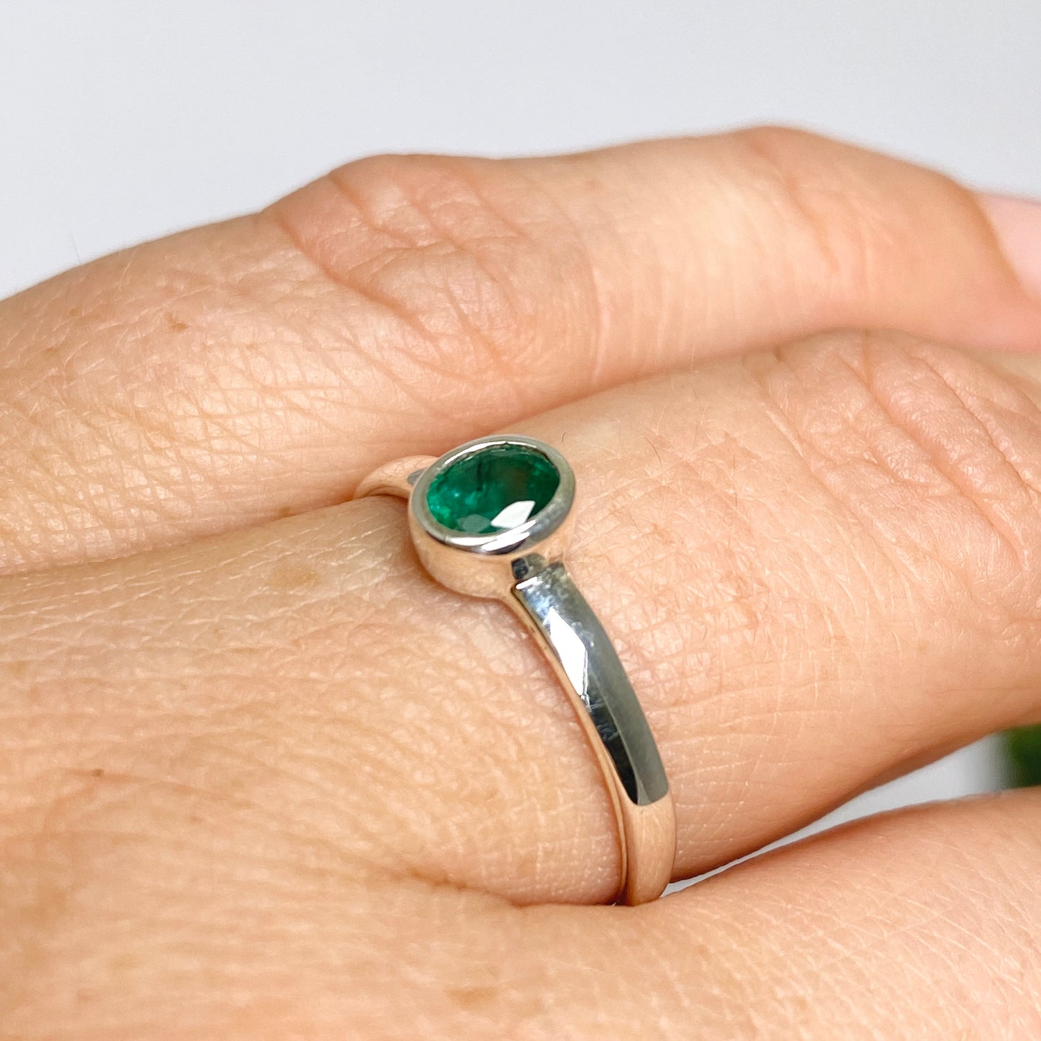 Emerald Oval Faceted Ring PRGJ699