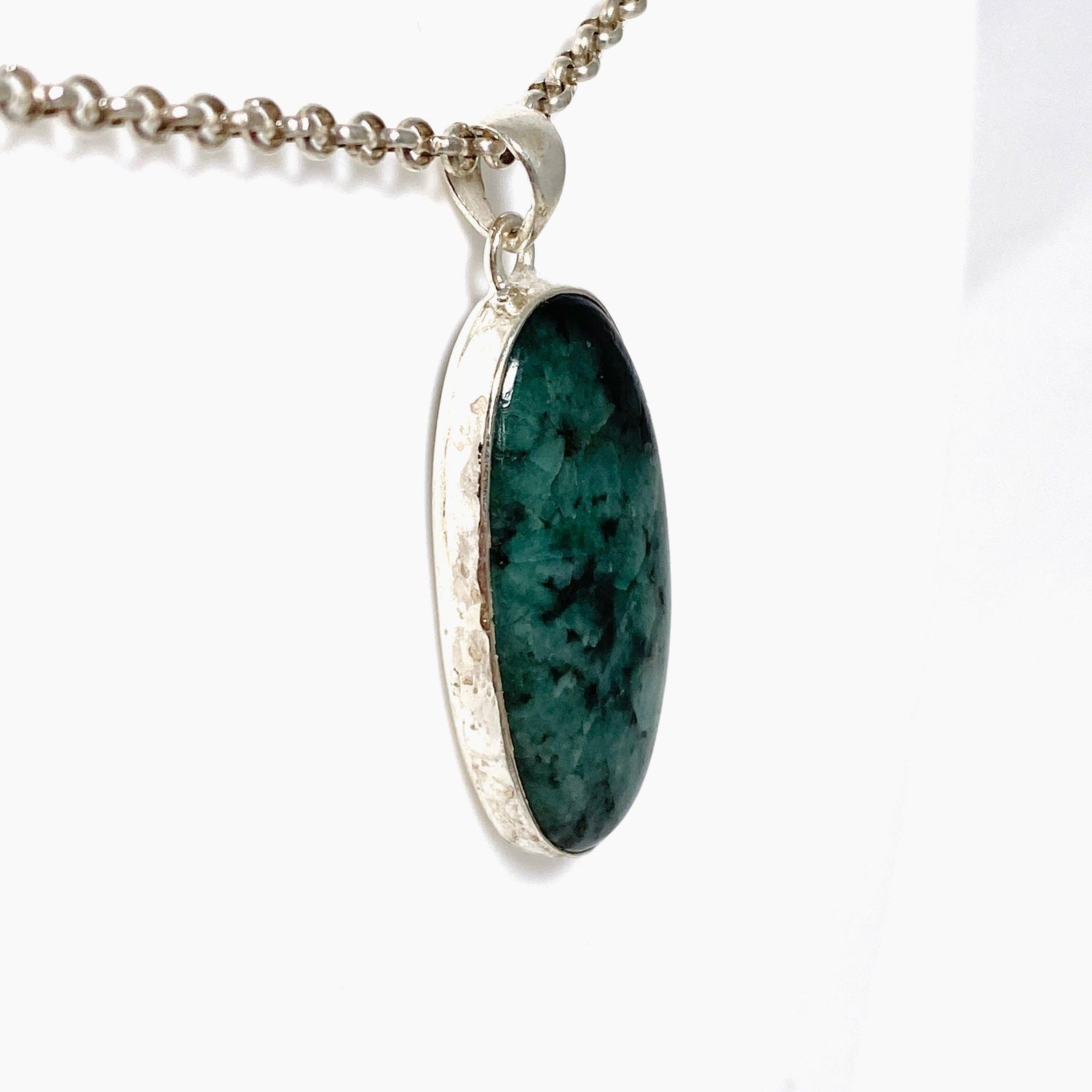 Emerald Oval Pendant KPGJ4181 - Nature's Magick