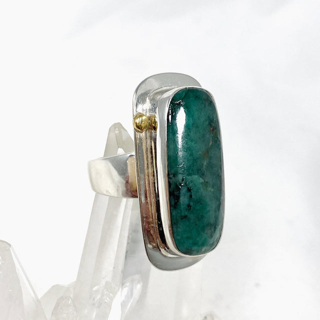 Emerald Rectangular Ring with Brass Detailing Size 8 KRGJ3114 - Nature's Magick
