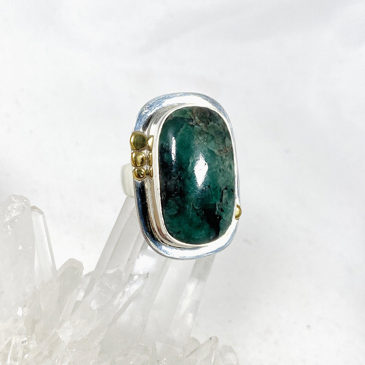 Emerald Rectangular Ring with Brass Detailing Size 9 KRGJ3113 - Nature's Magick