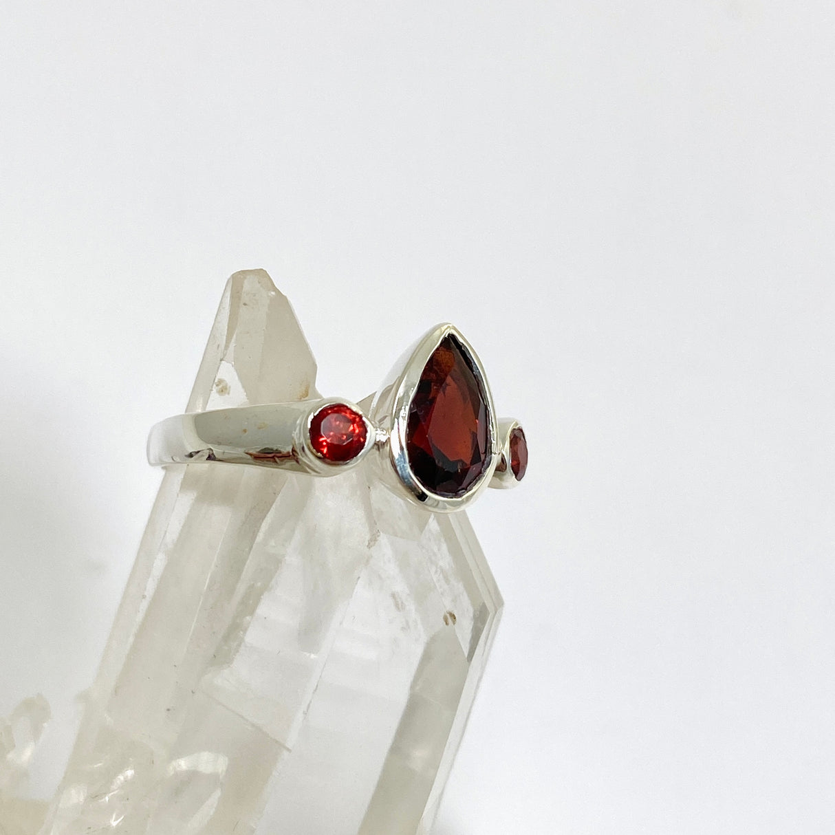 Garnet Faceted Gemstone Teardrop Ring with Accent Stones R3668