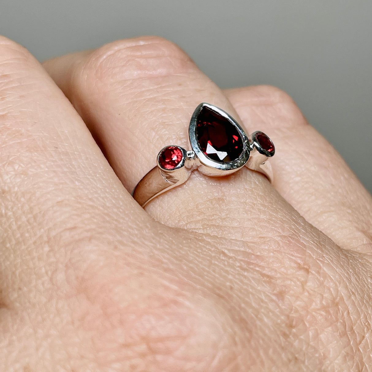 Garnet Faceted Gemstone Teardrop Ring with Accent Stones R3668