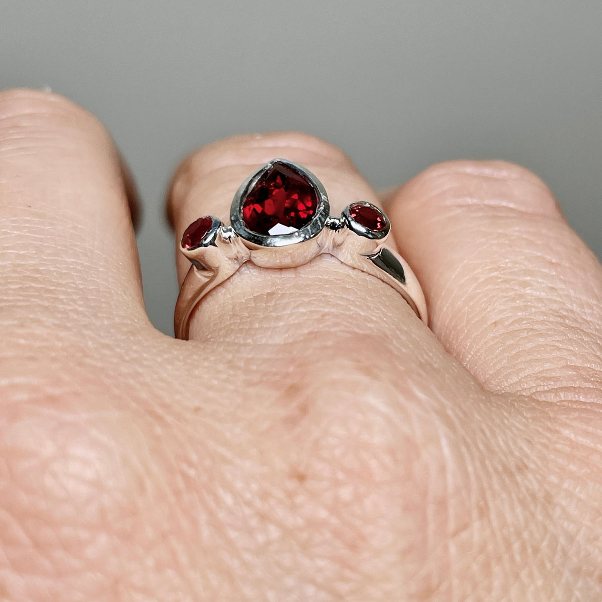 Garnet Faceted Gemstone Teardrop Ring with Accent Stones R3668
