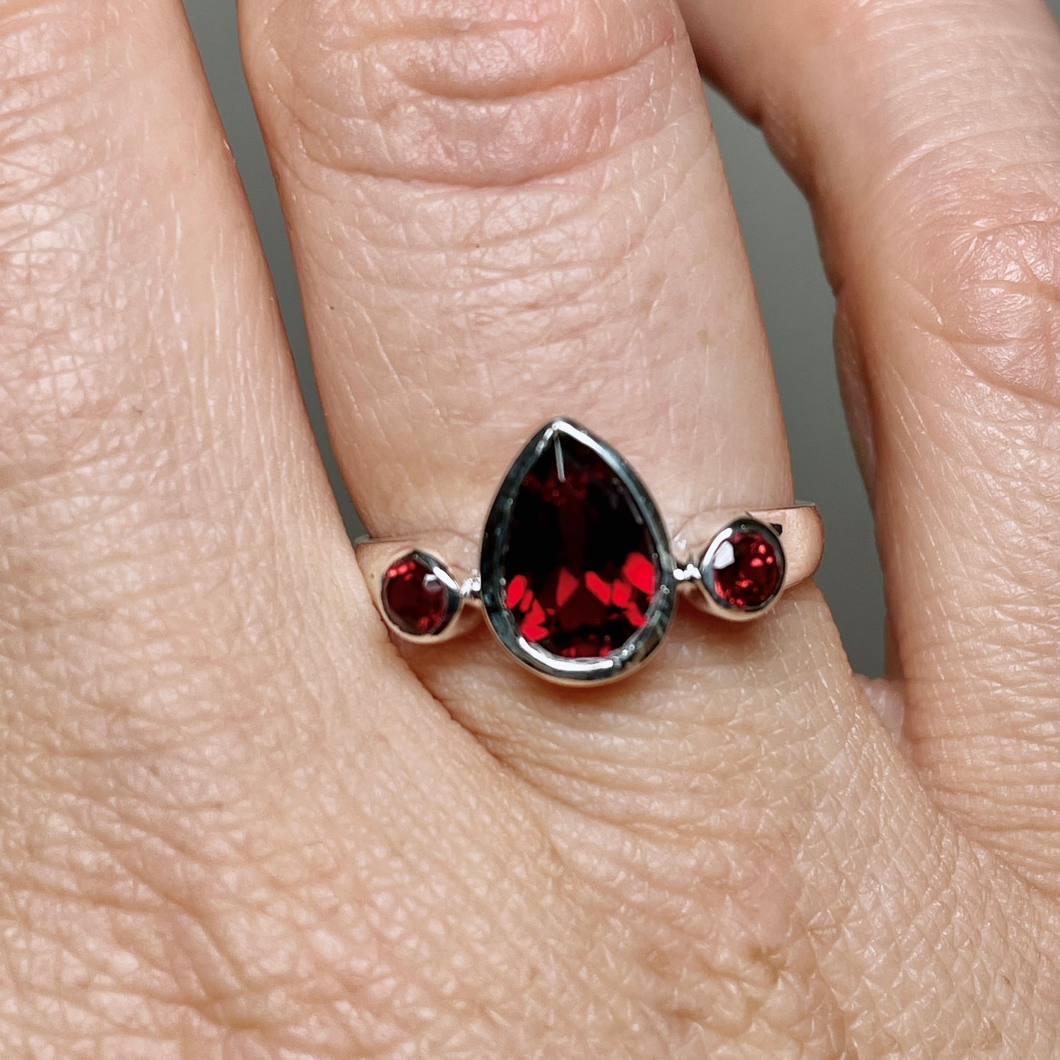 Garnet Faceted Gemstone Teardrop Ring with Accent Stones R3668