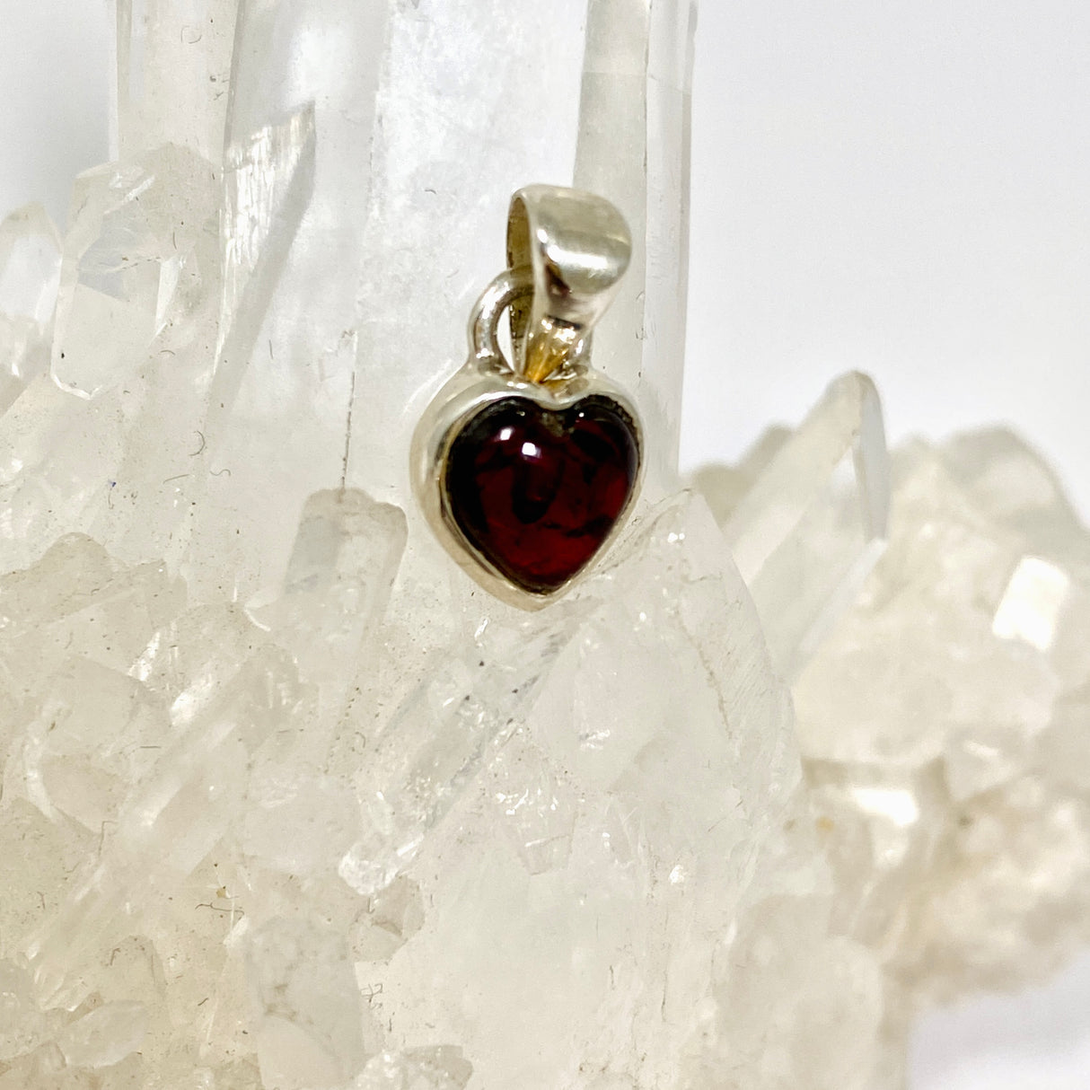 Garnet Heart Cabochon Pendant PPGJ1155