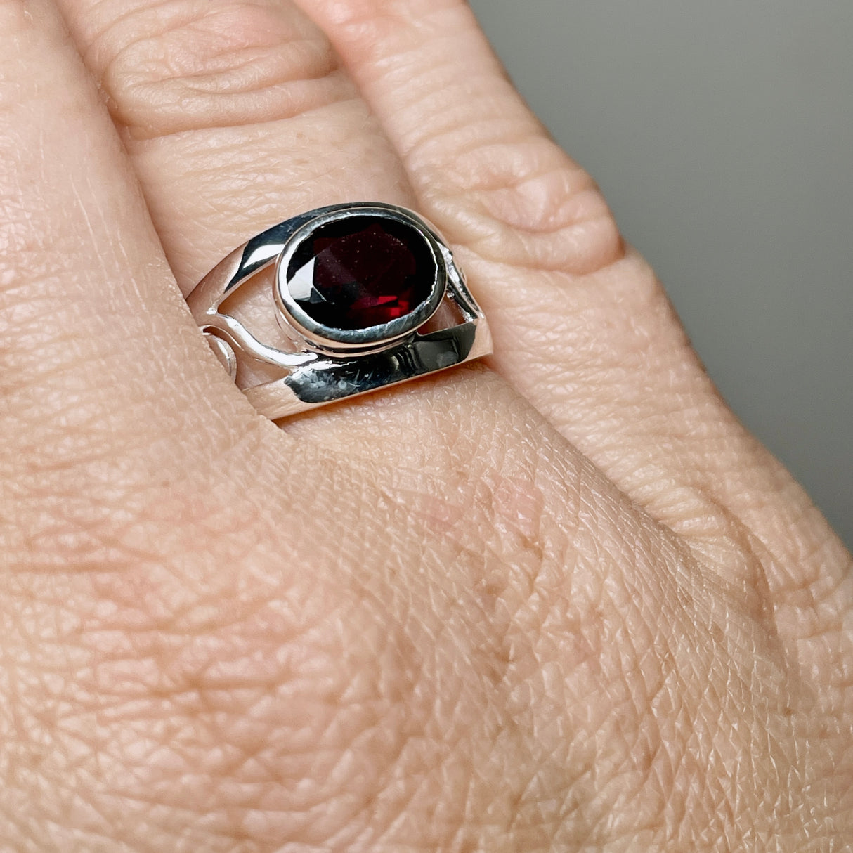 Garnet Oval Faceted Boho Decorative Ring R3820