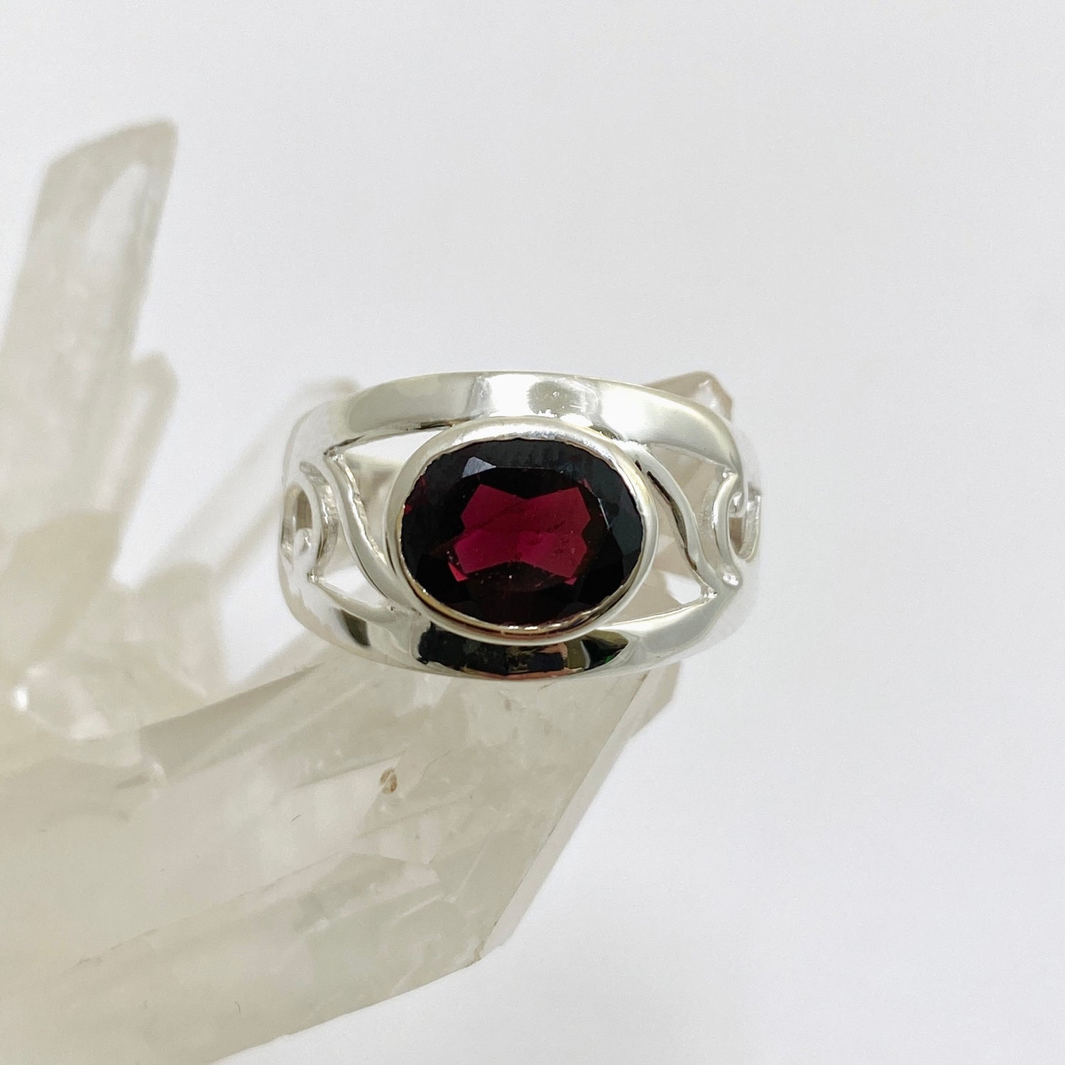 Garnet Oval Faceted Boho Decorative Ring R3820