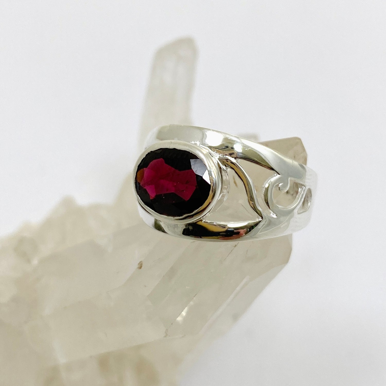Garnet Oval Faceted Boho Decorative Ring R3820