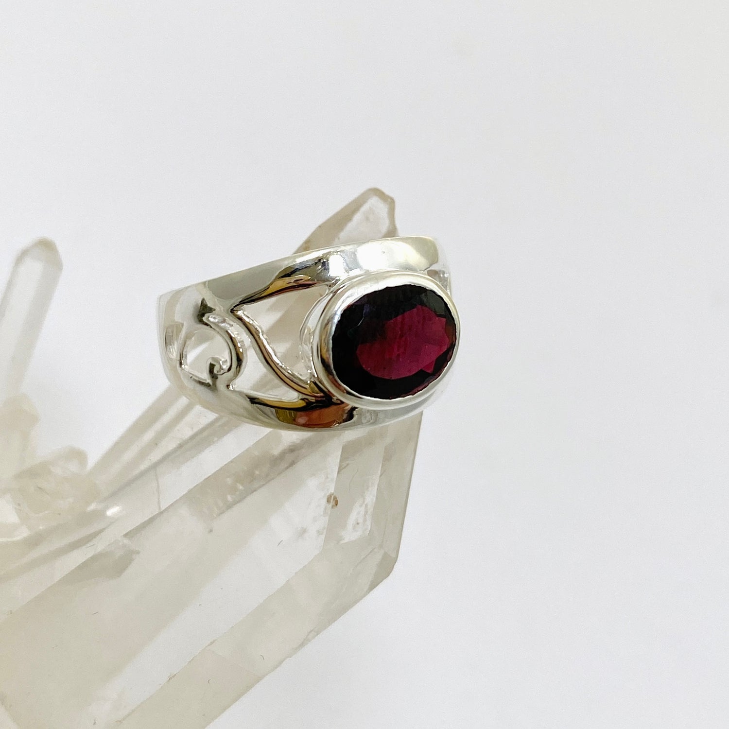 Garnet Oval Faceted Boho Decorative Ring R3820