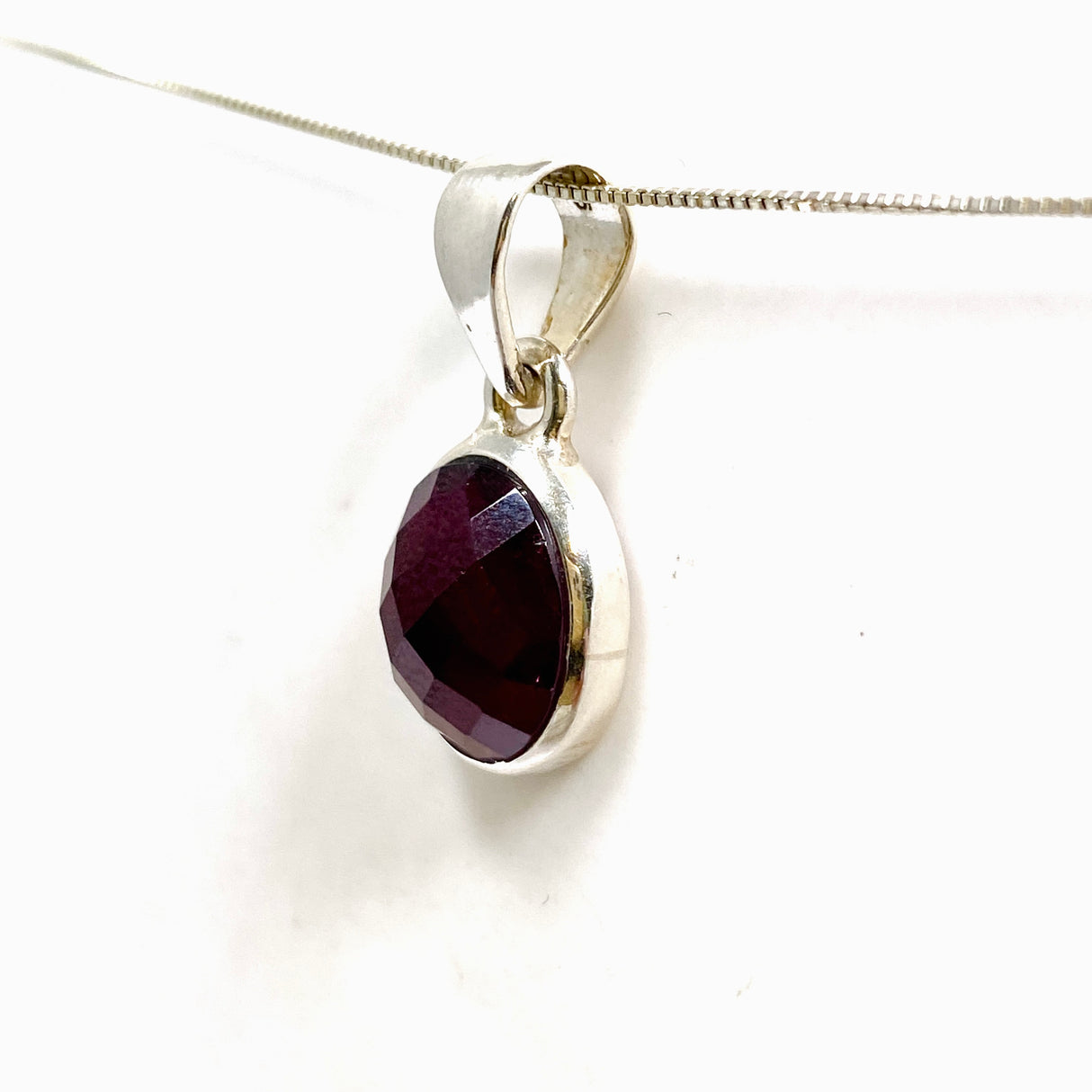 Garnet Oval Faceted Pendant PPGJ1161