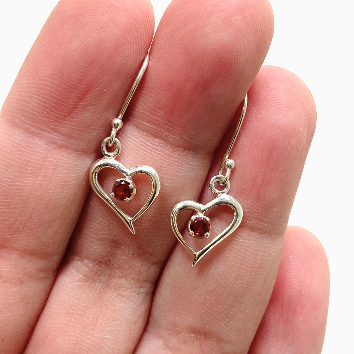 Garnet Round Faceted Heart Earrings PEGJ341