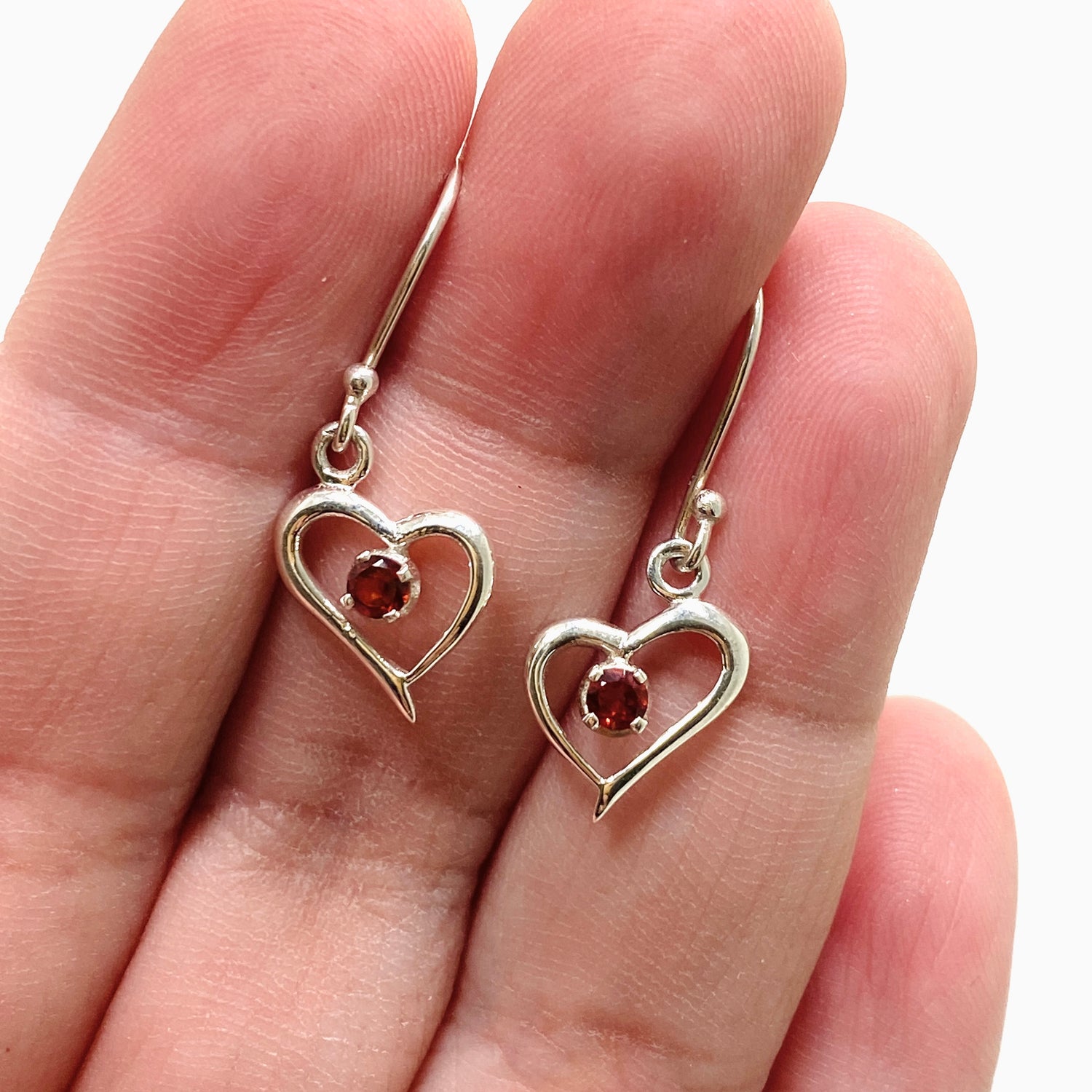 Garnet Round Faceted Heart Earrings PEGJ341