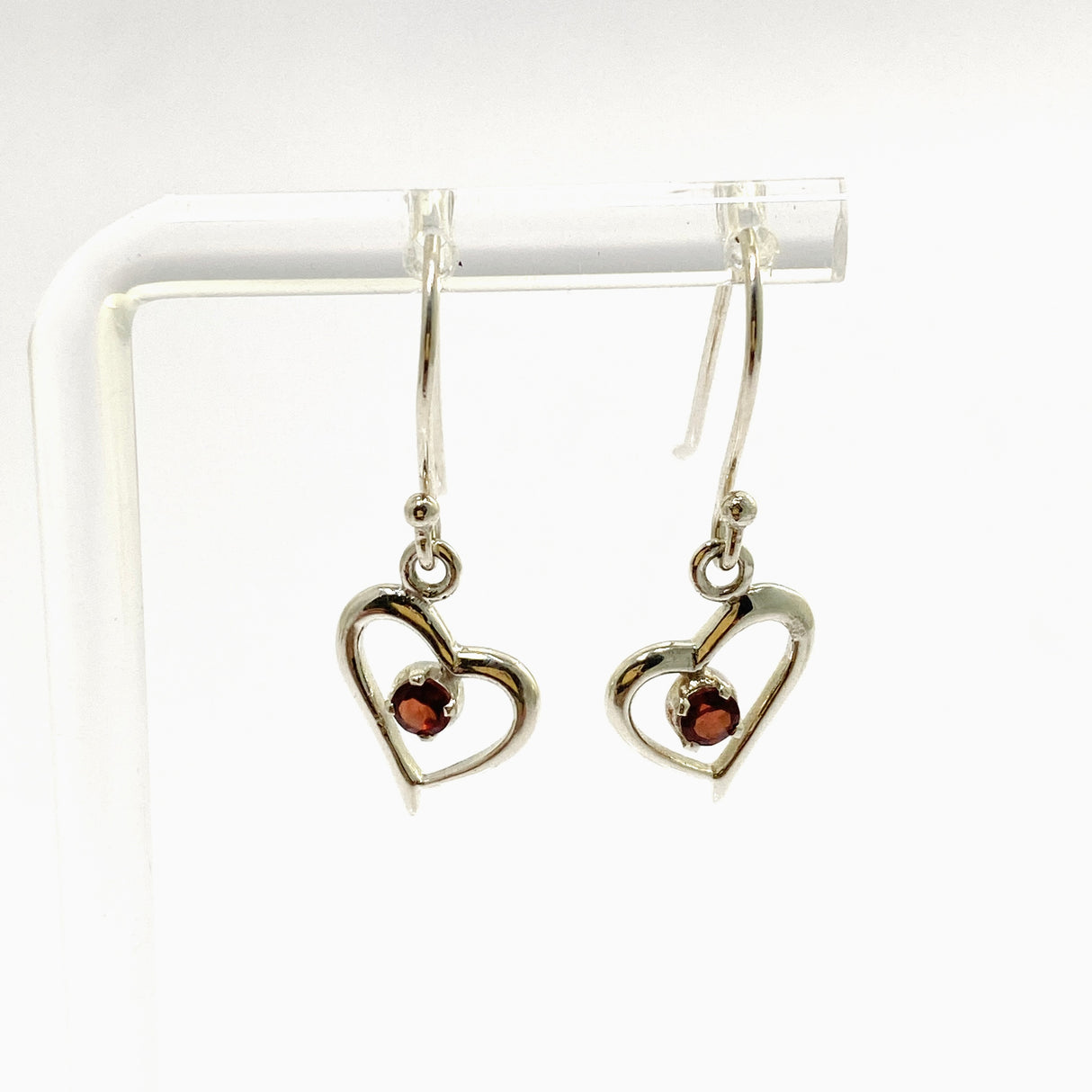 Garnet Round Faceted Heart Earrings PEGJ341