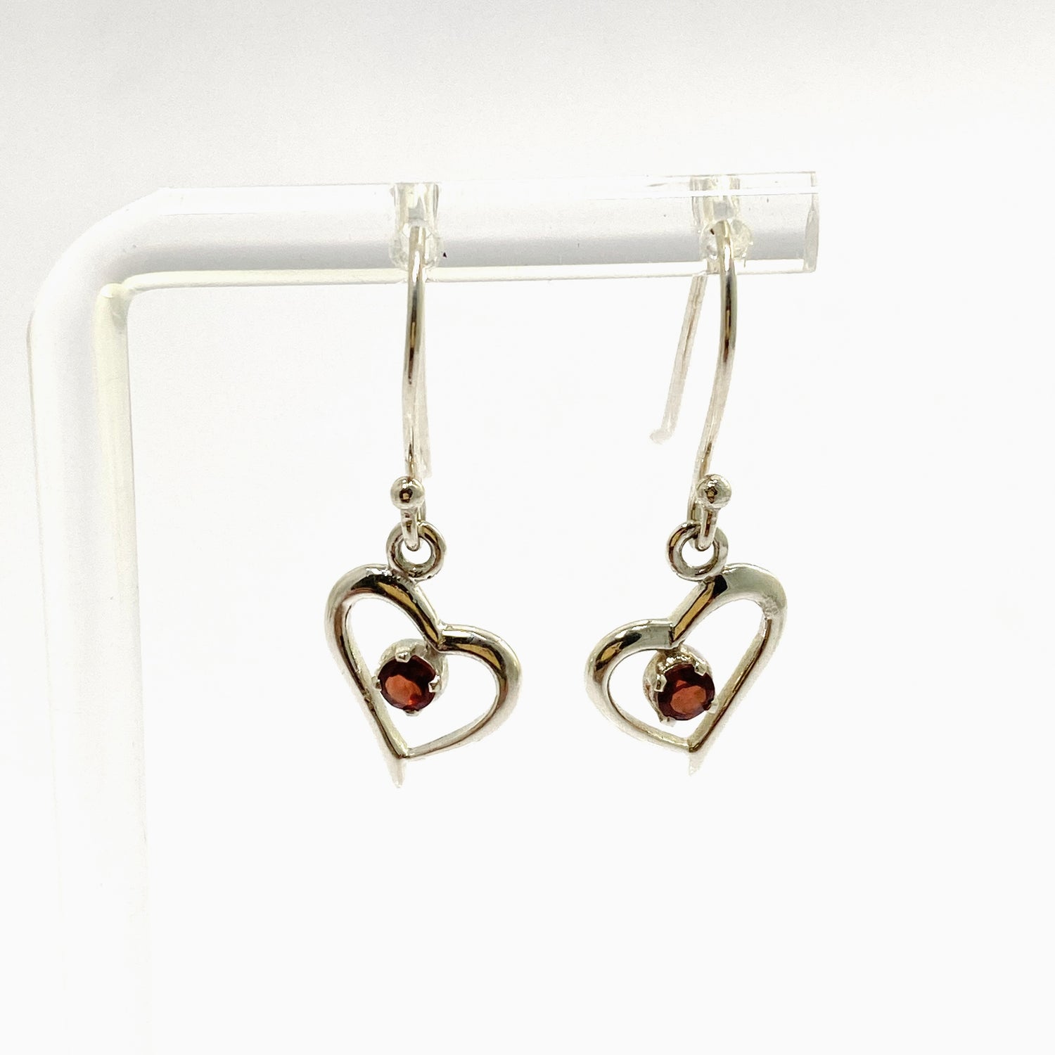 Garnet Round Faceted Heart Earrings PEGJ341