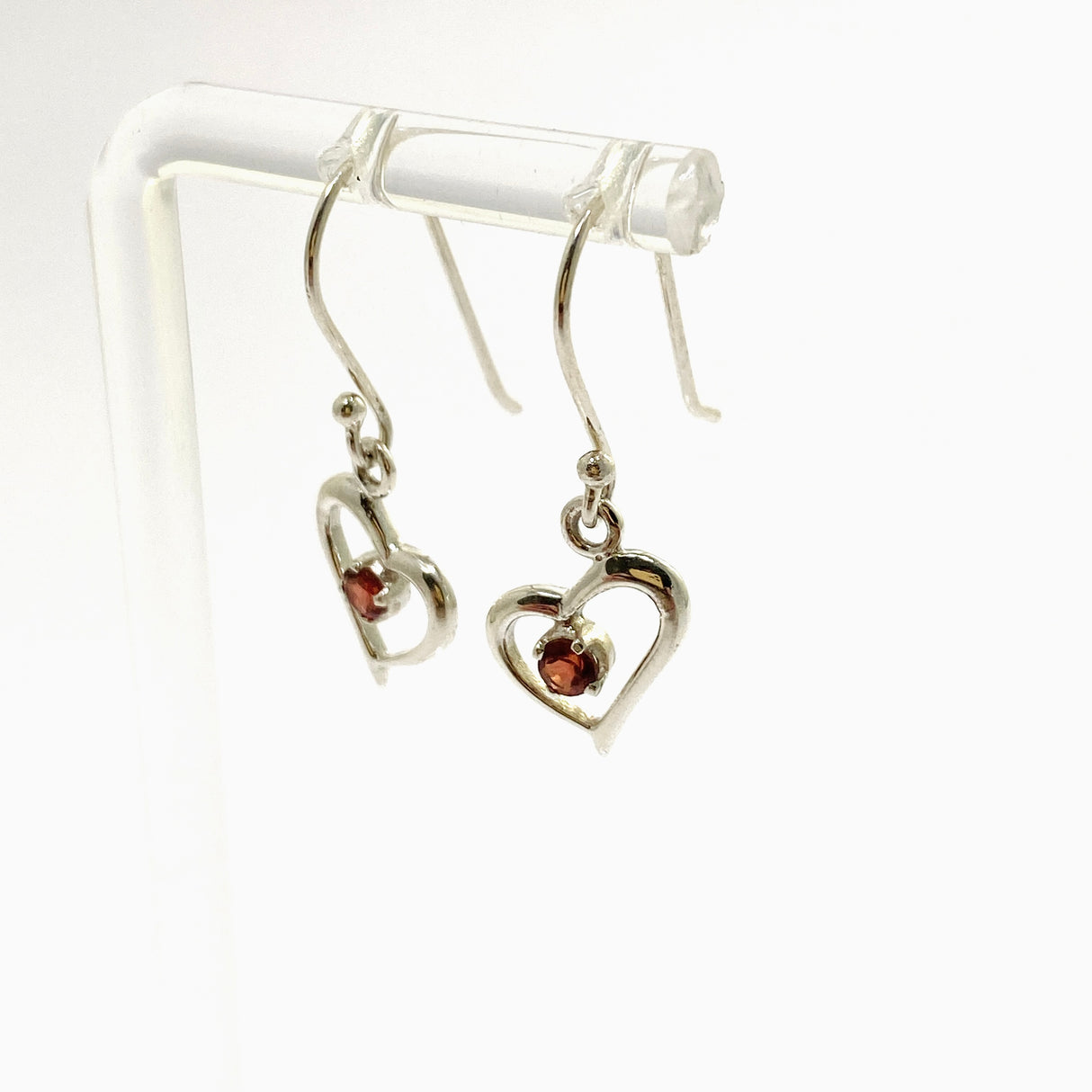 Garnet Round Faceted Heart Earrings PEGJ341