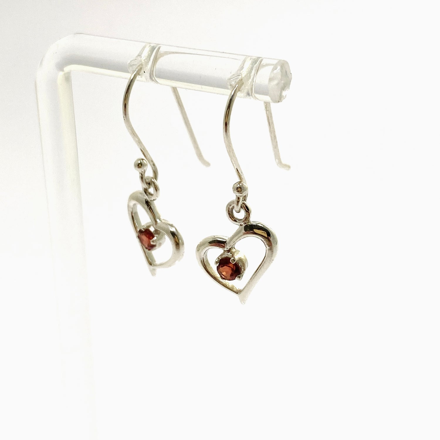 Garnet Round Faceted Heart Earrings PEGJ341
