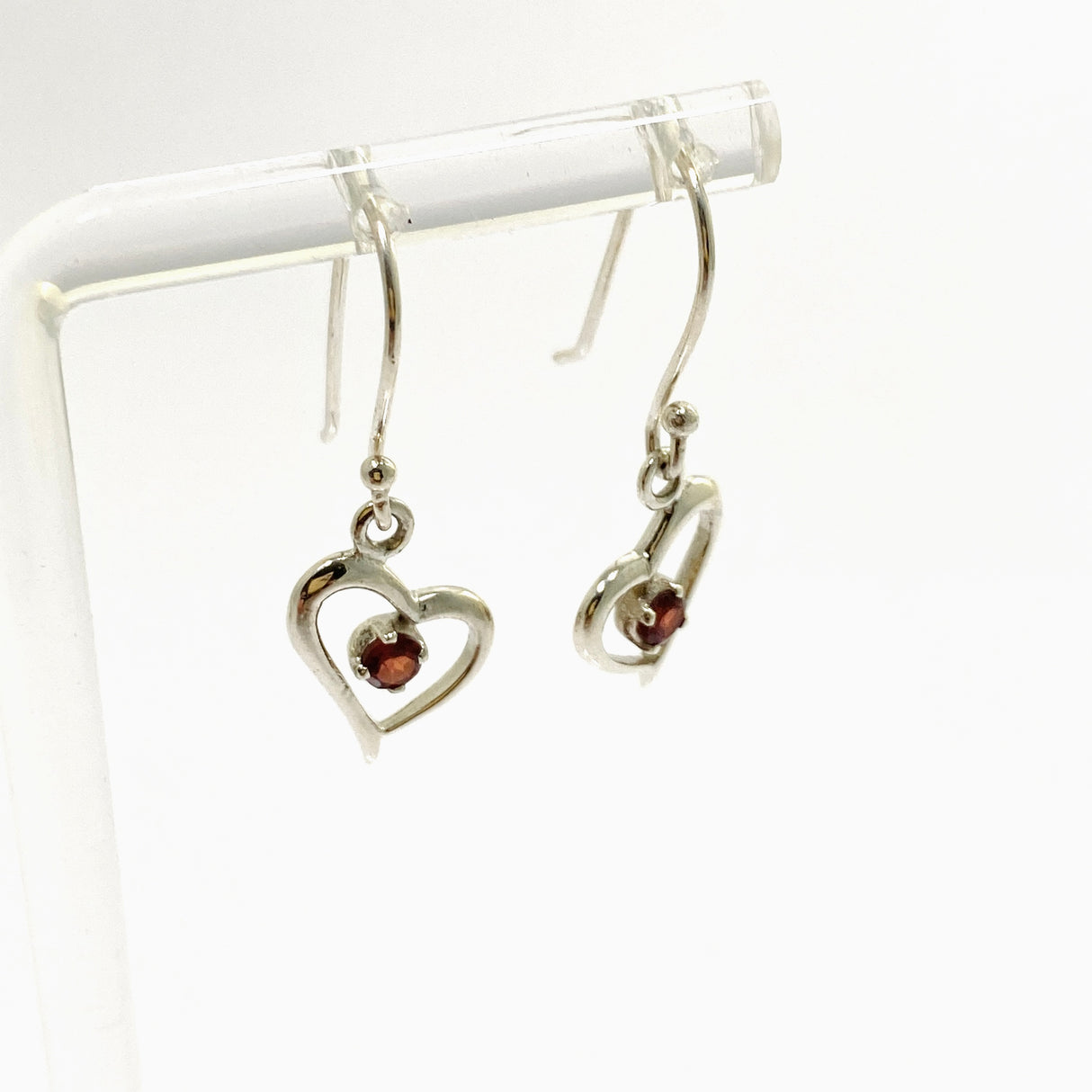 Garnet Round Faceted Heart Earrings PEGJ341