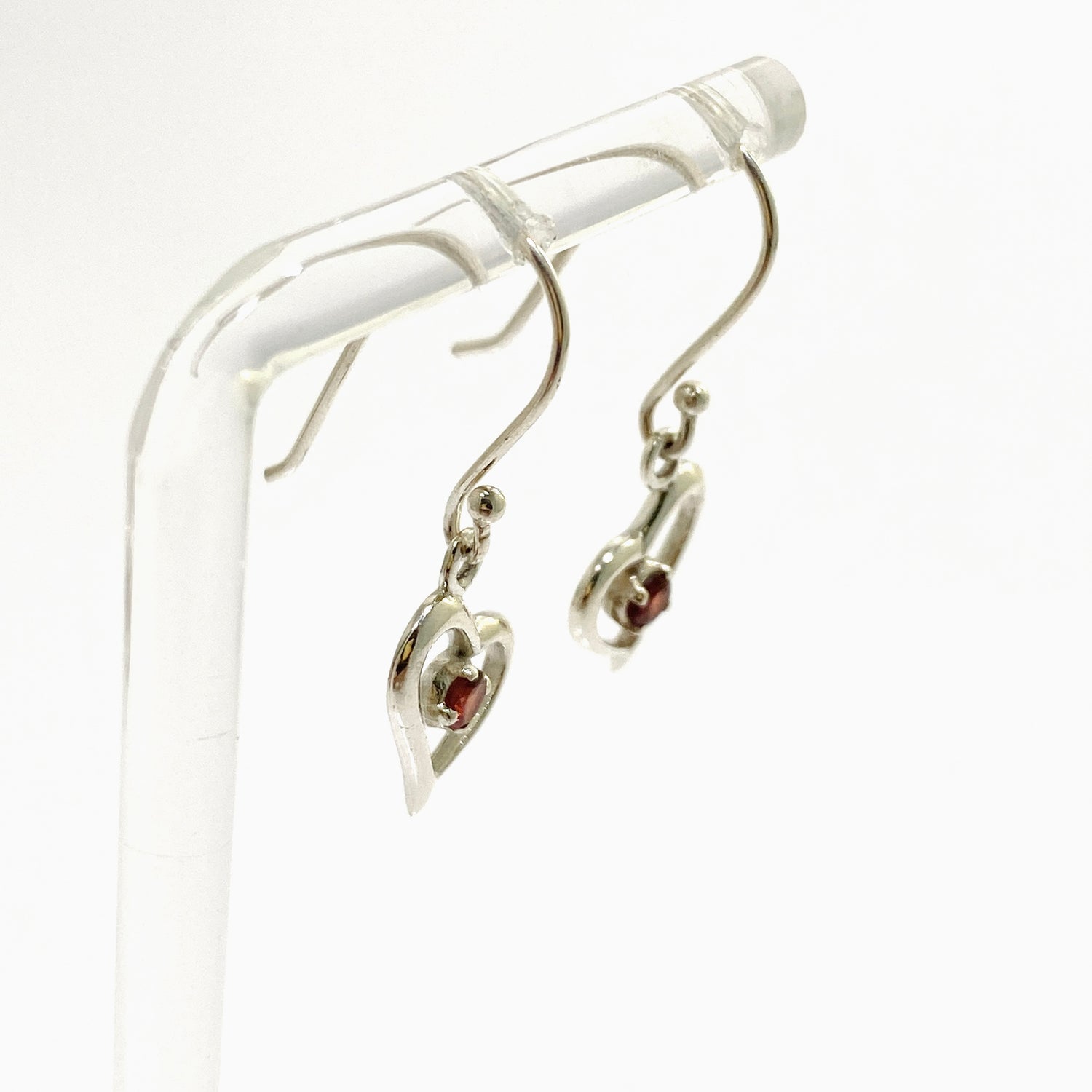 Garnet Round Faceted Heart Earrings PEGJ341