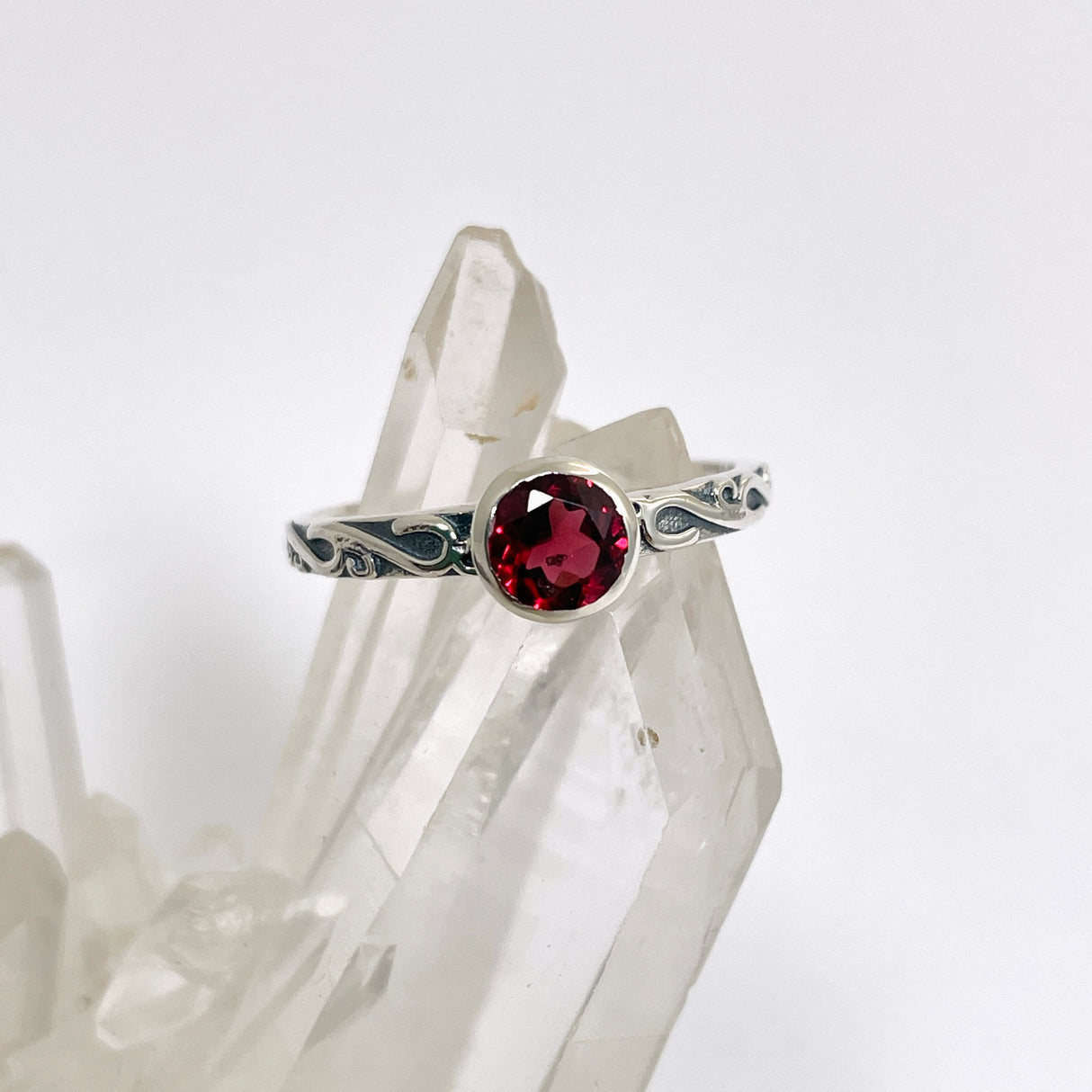 Garnet Round Faceted Ring in a Decorative Setting R4807