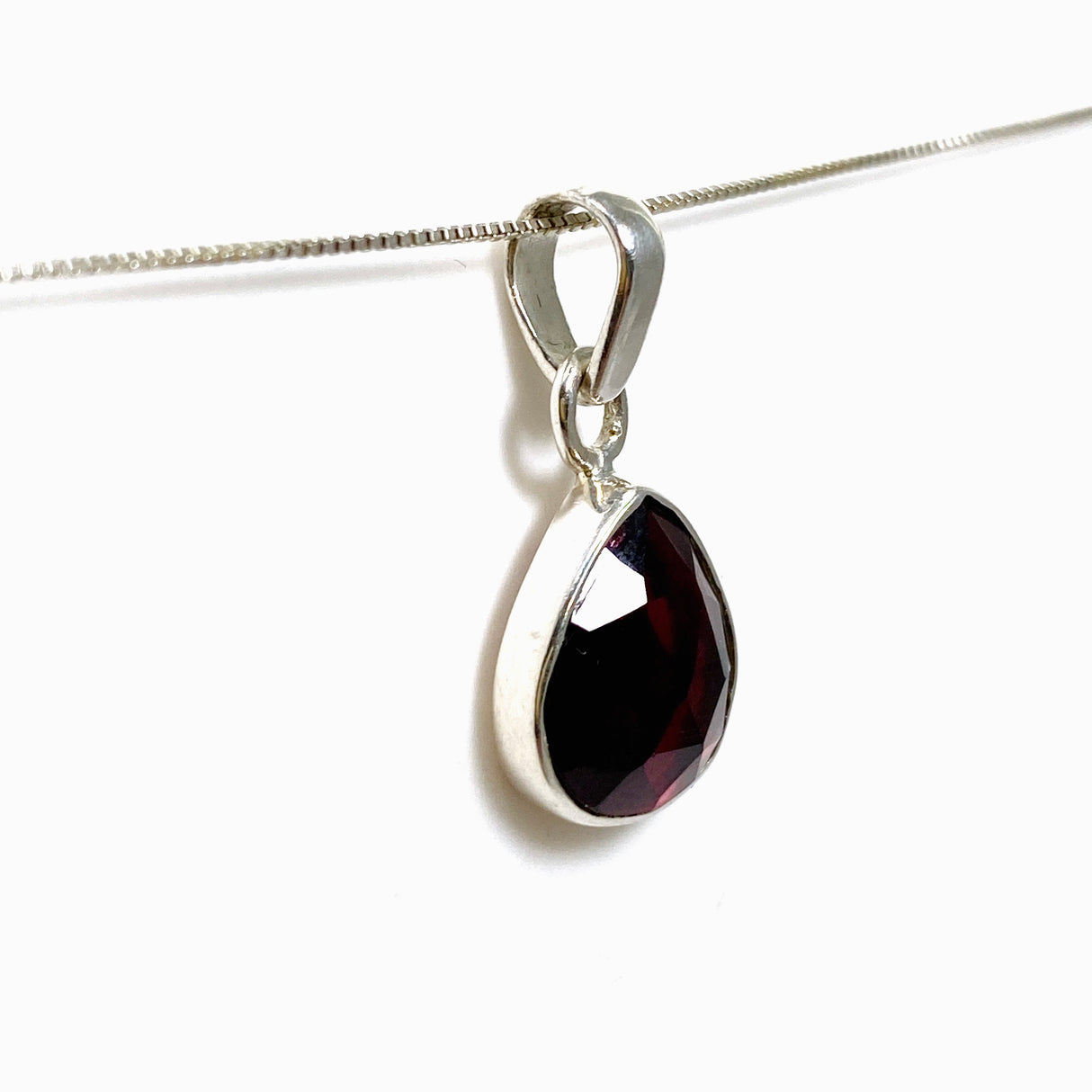 Rhodolite Garnet Teardrop Faceted Pendant PPGJ1157