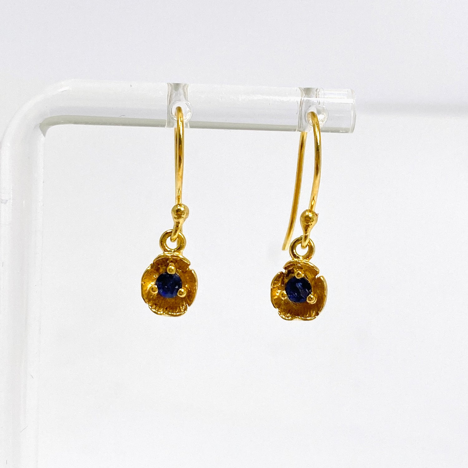 Gemstone Round Faceted 1 micron Gold Plated Flower Earrings PEGJ376