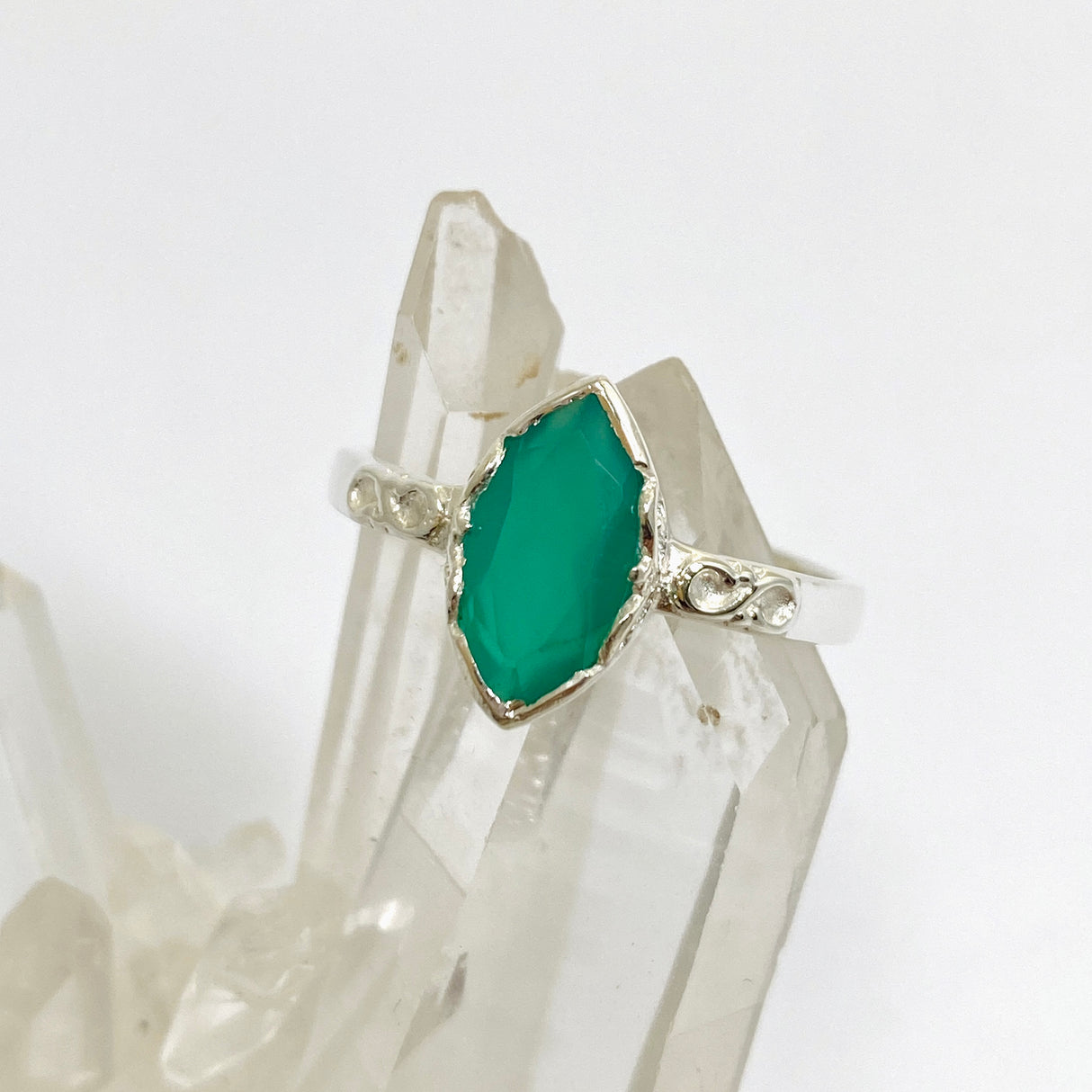 Green Chalcedony Faceted Marquise Ring in a Decorative Setting R3726