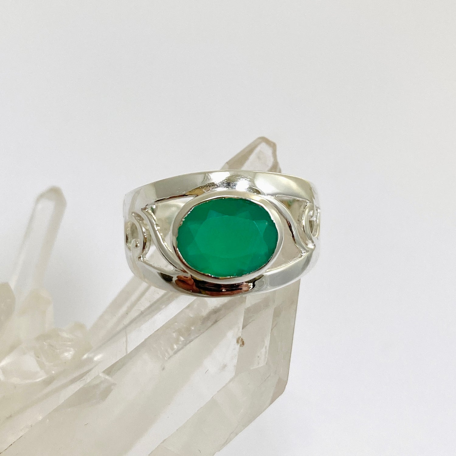 Green Chalcedony Oval Faceted Boho Decorative Ring R3820