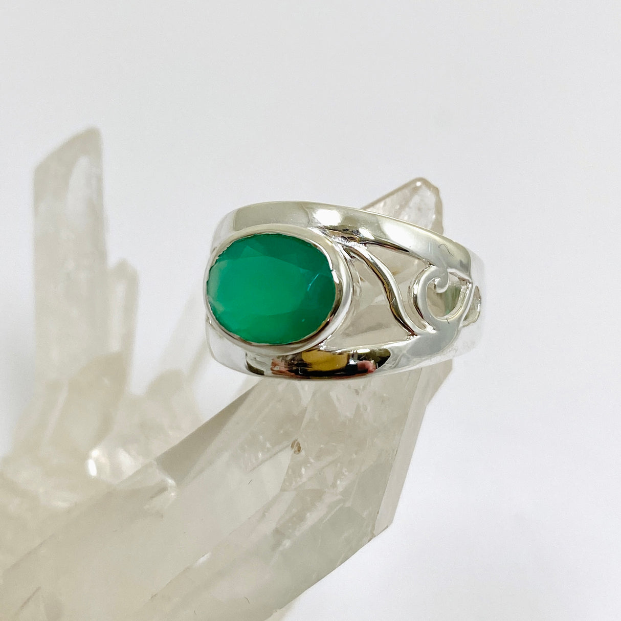 Green Chalcedony Oval Faceted Boho Decorative Ring R3820
