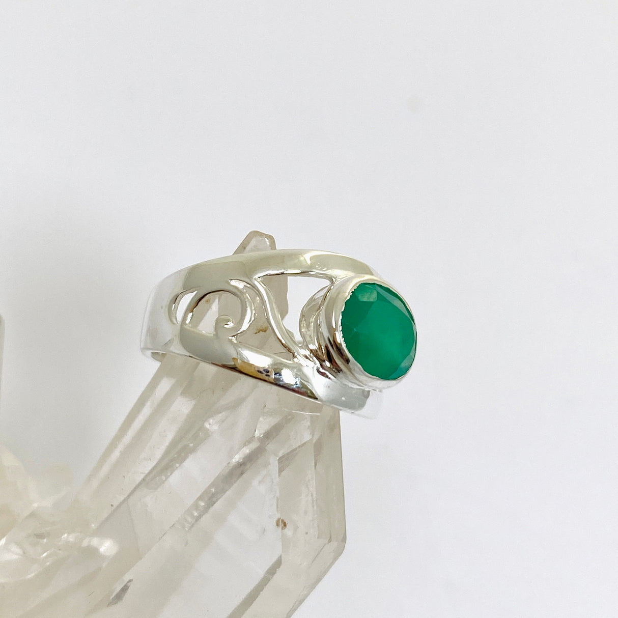 Green Chalcedony Oval Faceted Boho Decorative Ring R3820