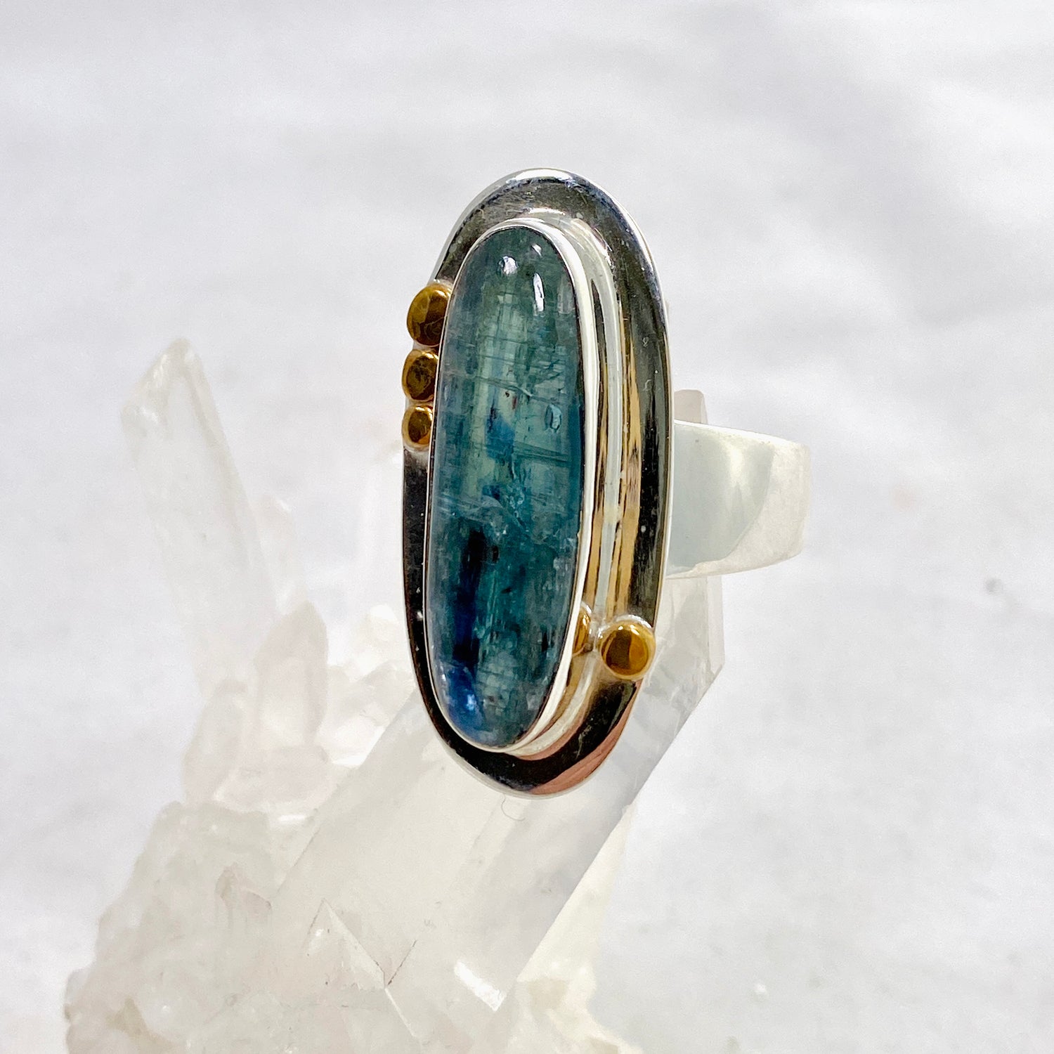 Green Kyanite Oval Cabochon Ring with Brass Detailing Size 9.5 KRGJ3292