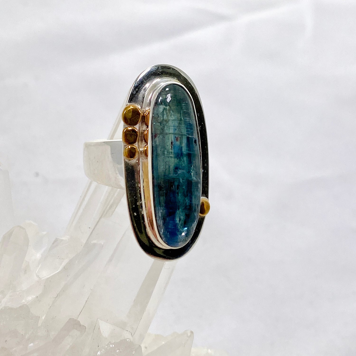 Green Kyanite Oval Cabochon Ring with Brass Detailing Size 9.5 KRGJ3292