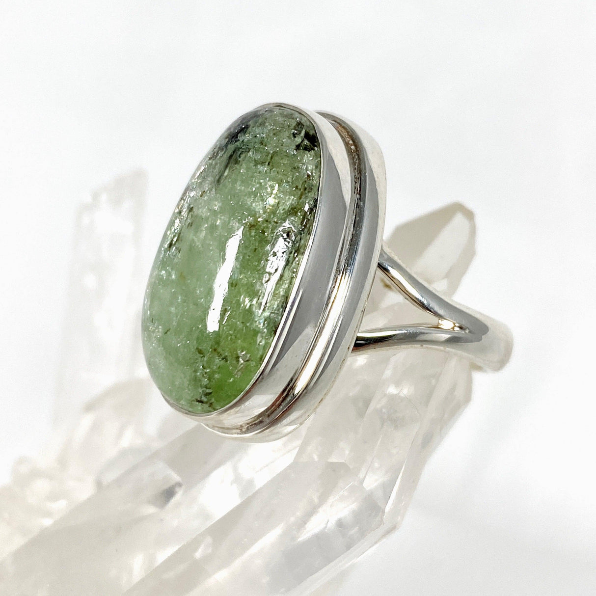 Green Kyanite oval ring s.7 KRGJ2708