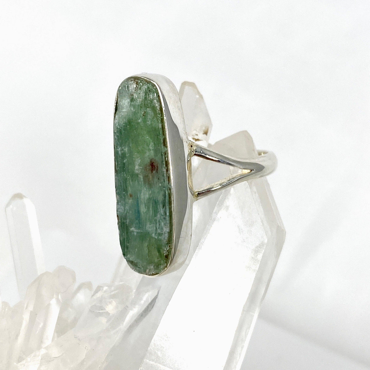 Green Kyanite oval ring s.8 KRGJ2710