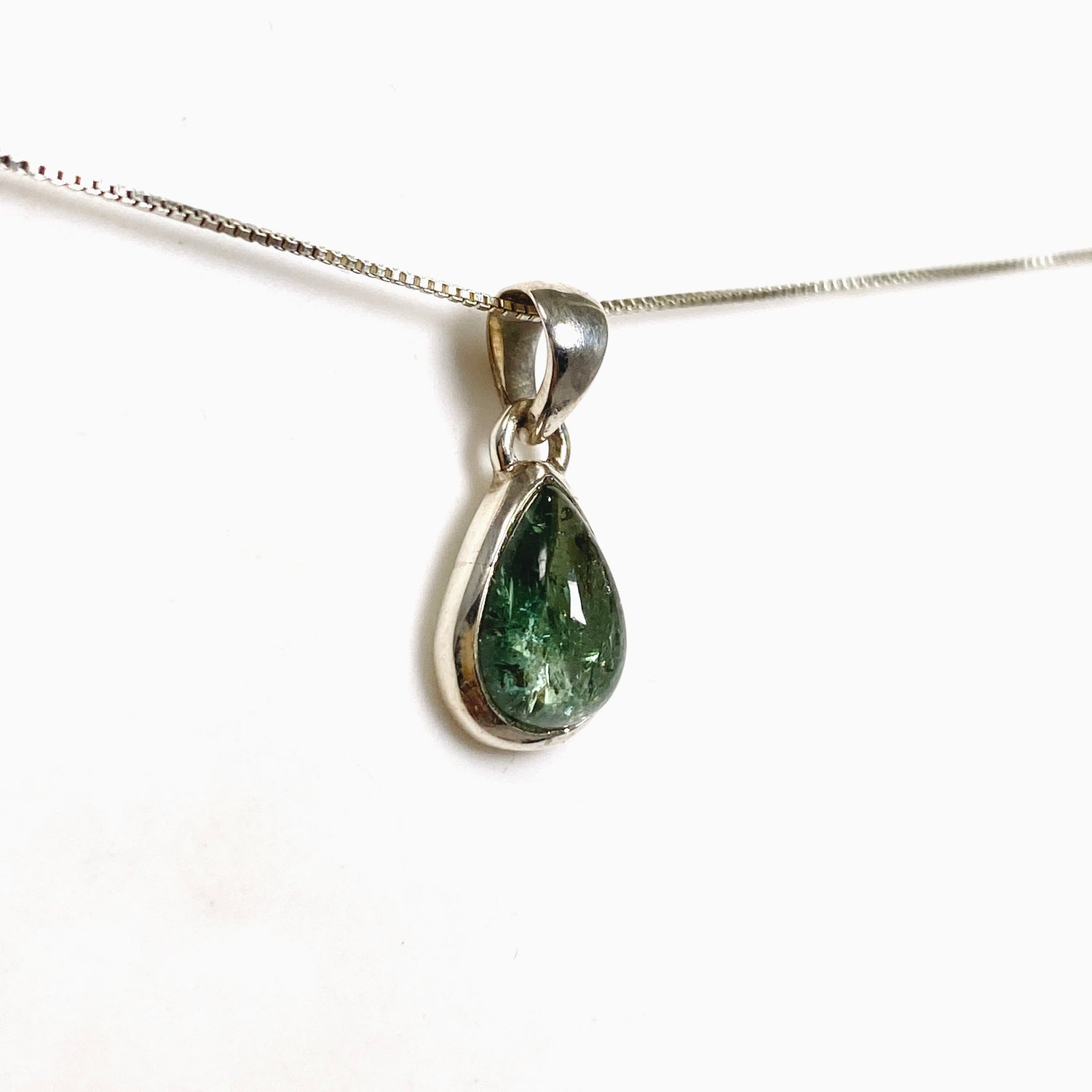 Green Tourmaline Teardrop Cabochon Pendant PPGJ1178