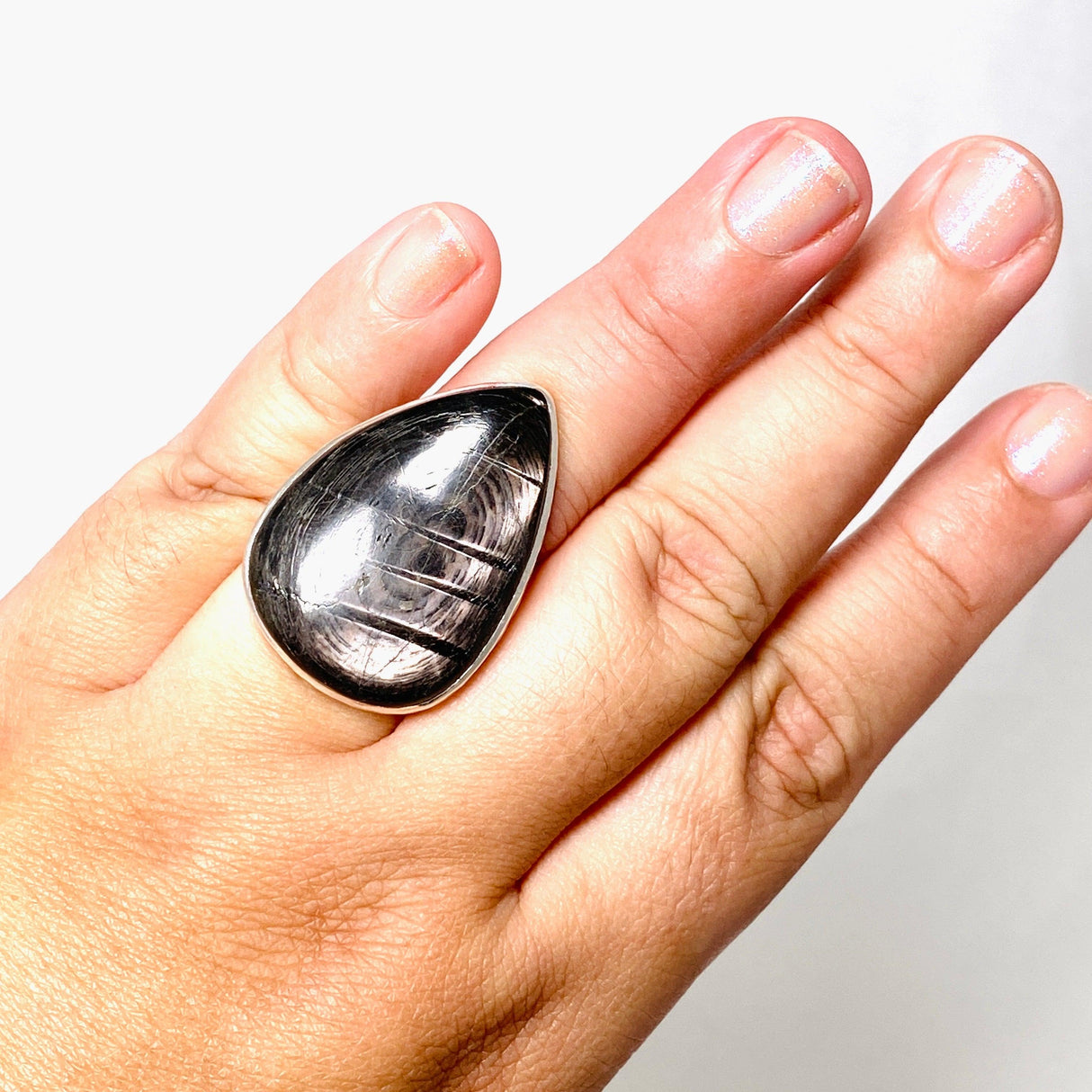 Hypersthene Teardrop Hammered Band Ring Size 10 KRGJ3151 - Nature's Magick