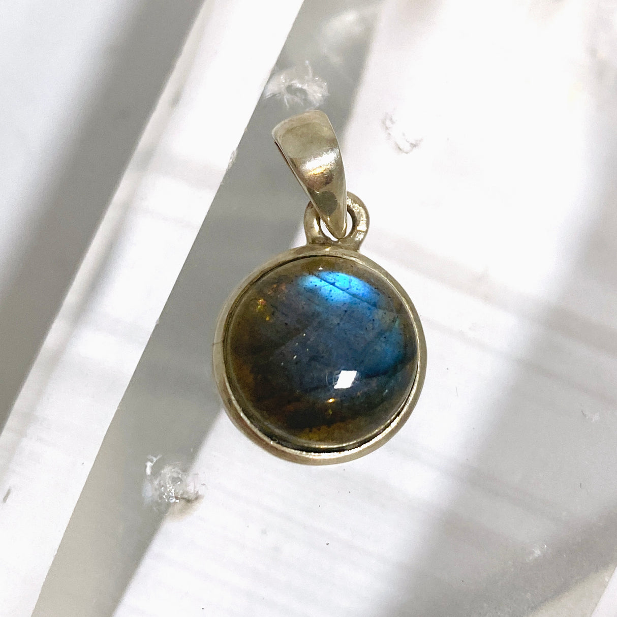 Labradorite Round Cabochon Pendant PPGJ1250